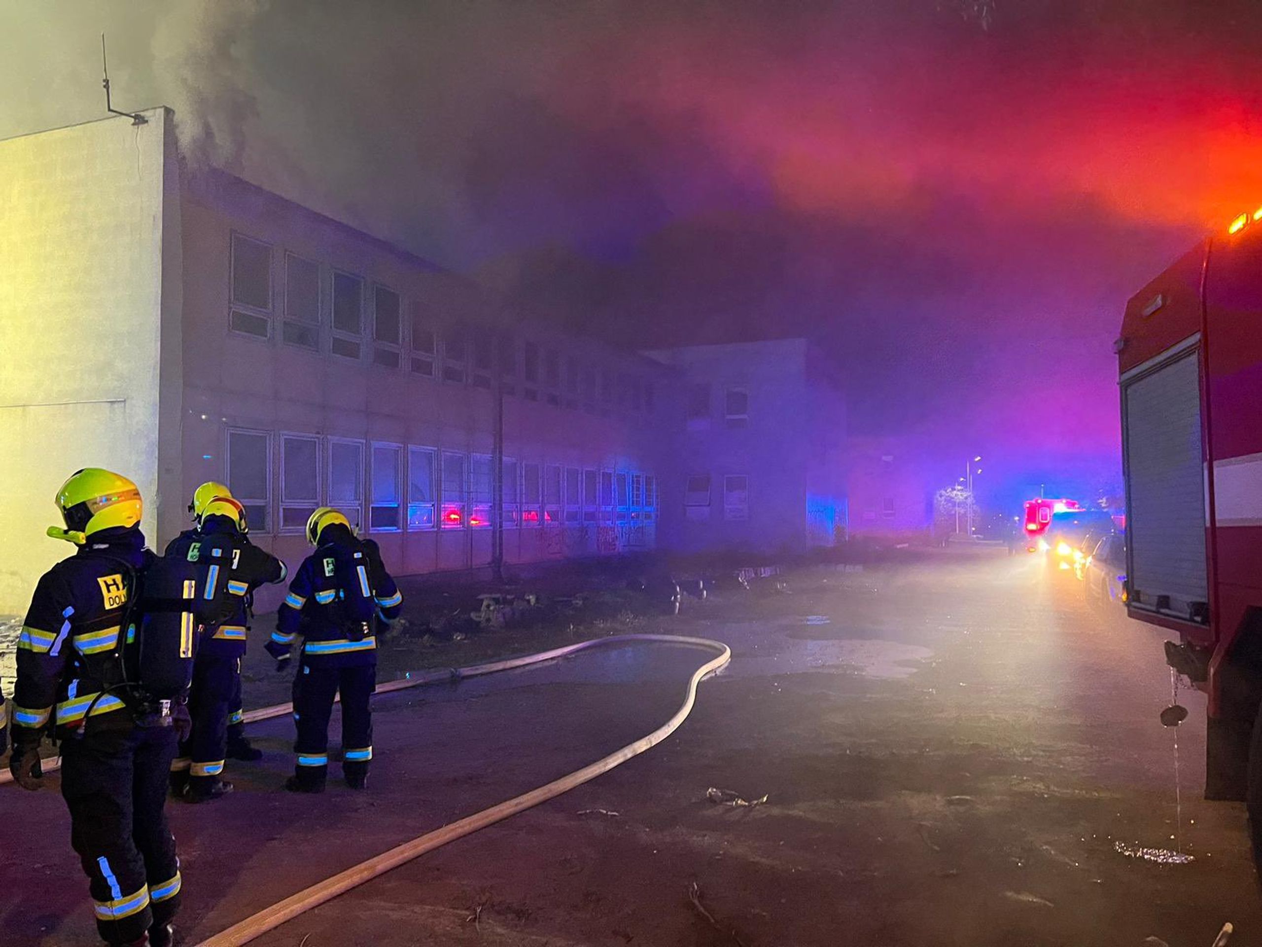 Požár v ulici Černokostelecká - Požár v ulici Černokostelecká (2/3)