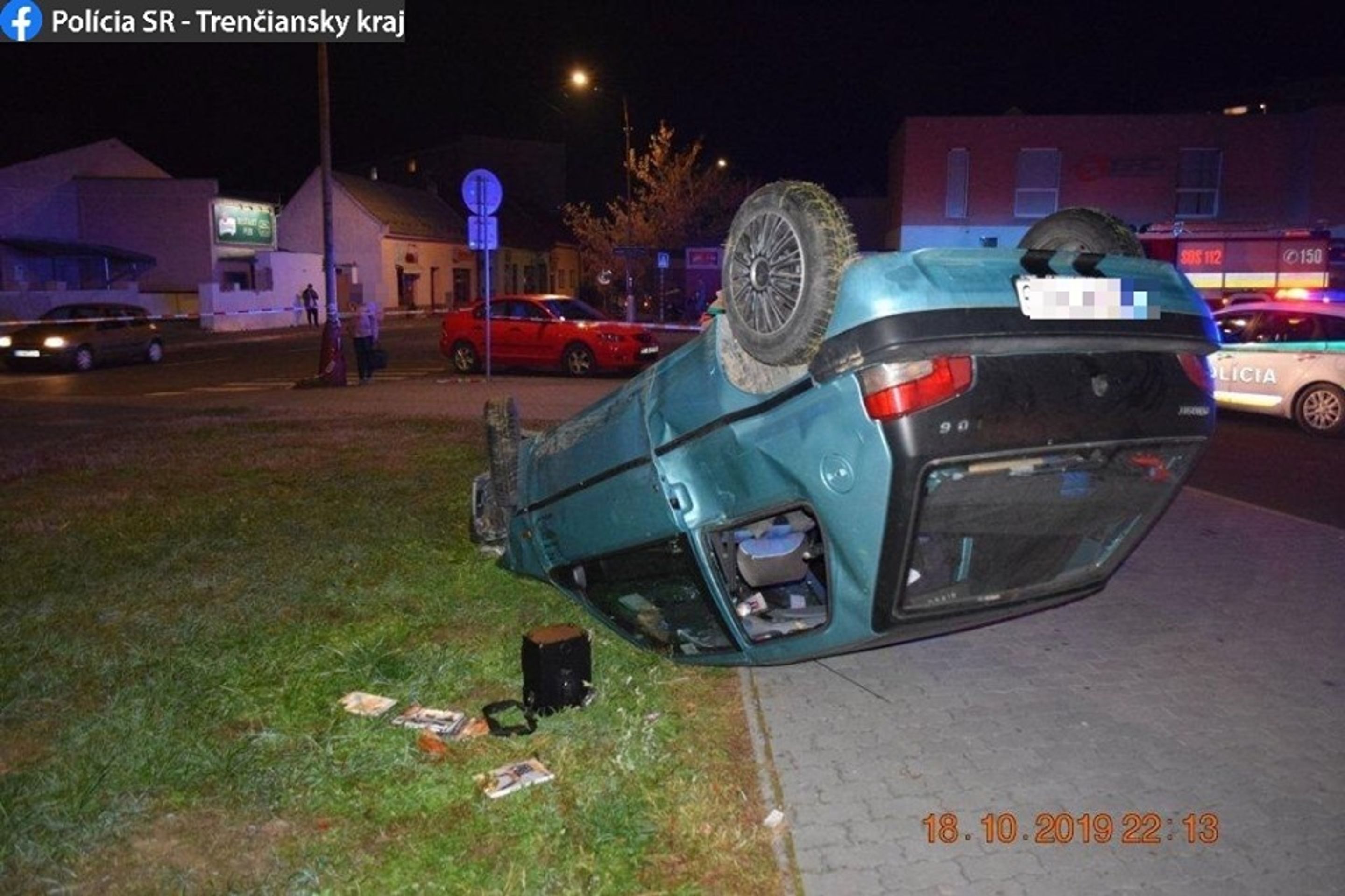 Mladík ujížděl před policisty a srazil tři lidi - 4 - GALERIE: Vážná nehoda v Bánovcích nad Bebravou (4/7)