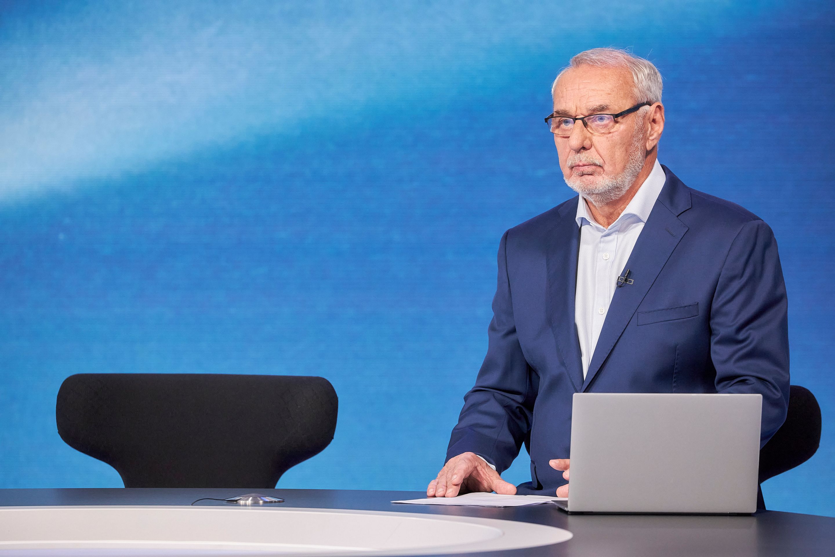 Dumbrovský silvestrovský speciál 2021 - Moderátoři TN tehdy a nyní (5/7)