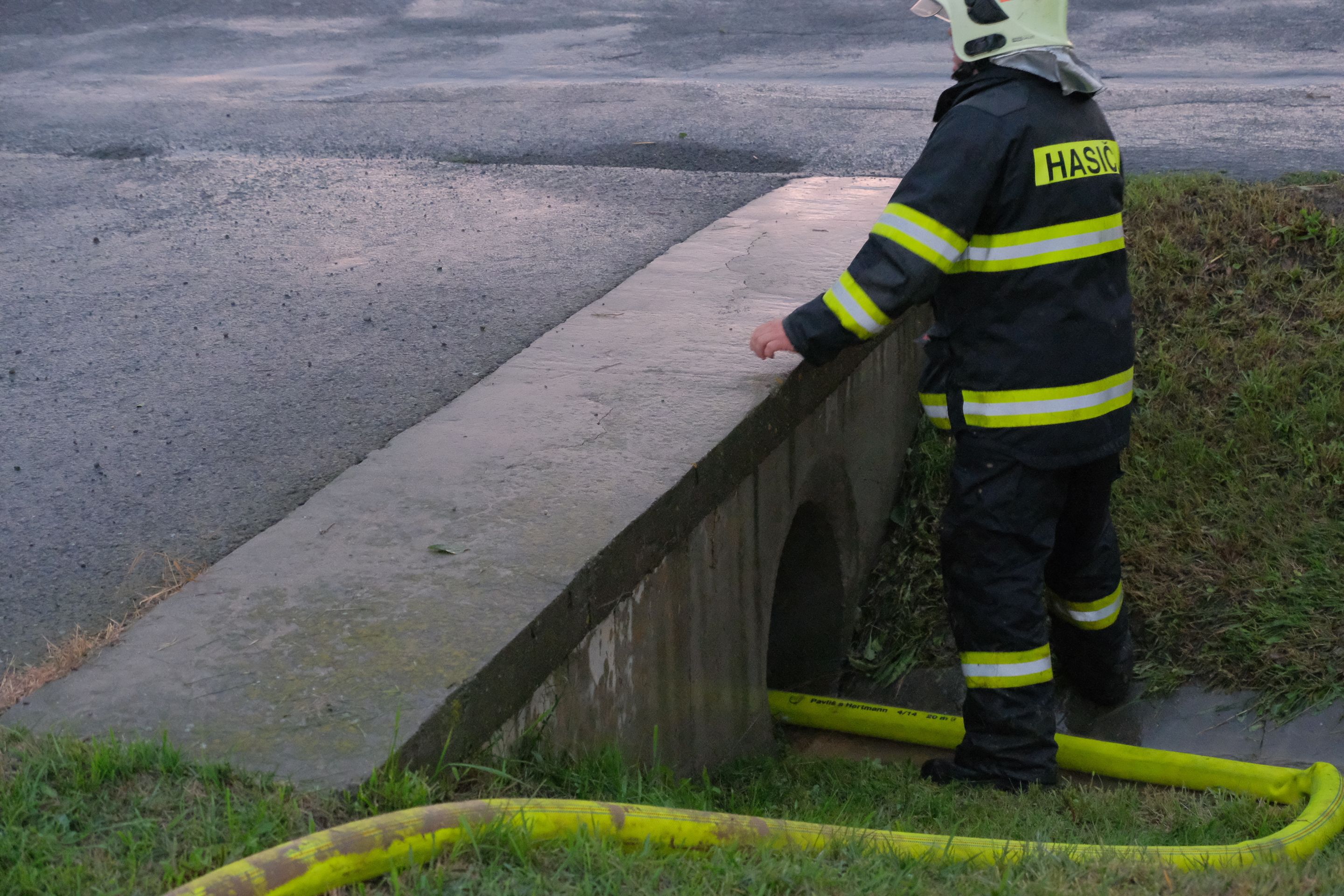 Moravskoslezští hasiči vyjeli v neděli odpoledne skoro 50krát - 11 - GALERIE: Bouřky na Moravě a ve Slezsku (11/21)