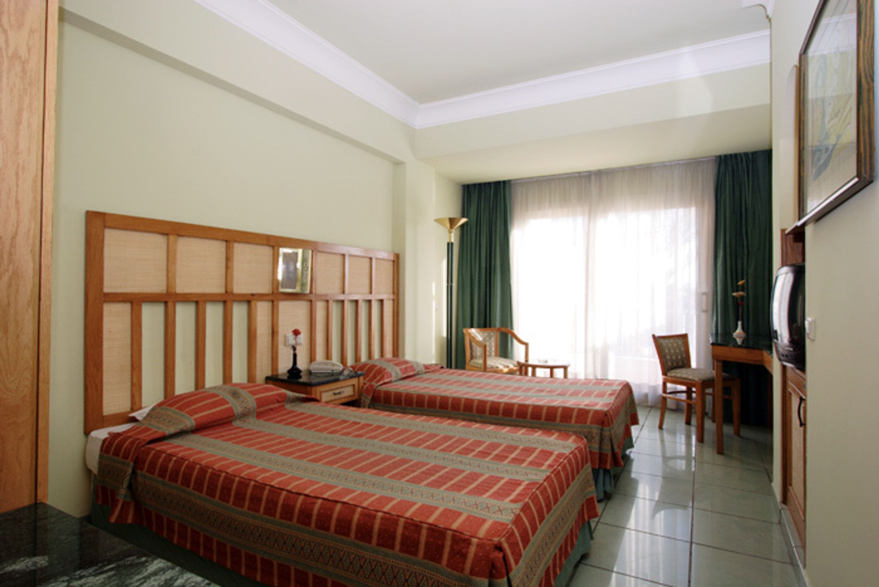 Hotel Sea Garden Hurghada (Petr Kramný) - 5 - GALERIE: Hotel Sea Garden Hurghada (1/6)
