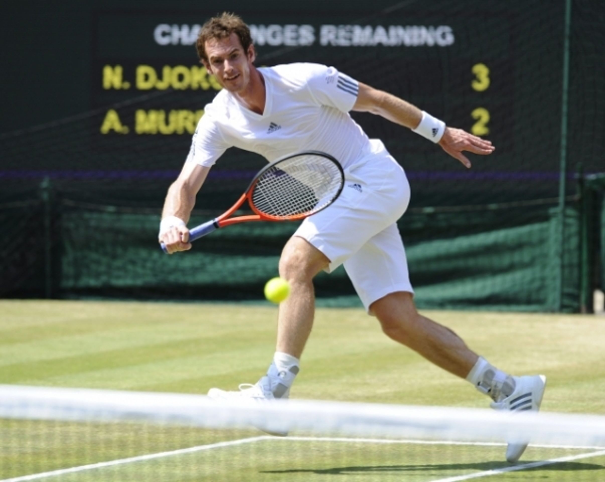 Finale Wimbledonu - hra - 15 - GALERIE: Andy Murray porazil ve finále Wimbledonu Novaka Djokoviče (10/24)