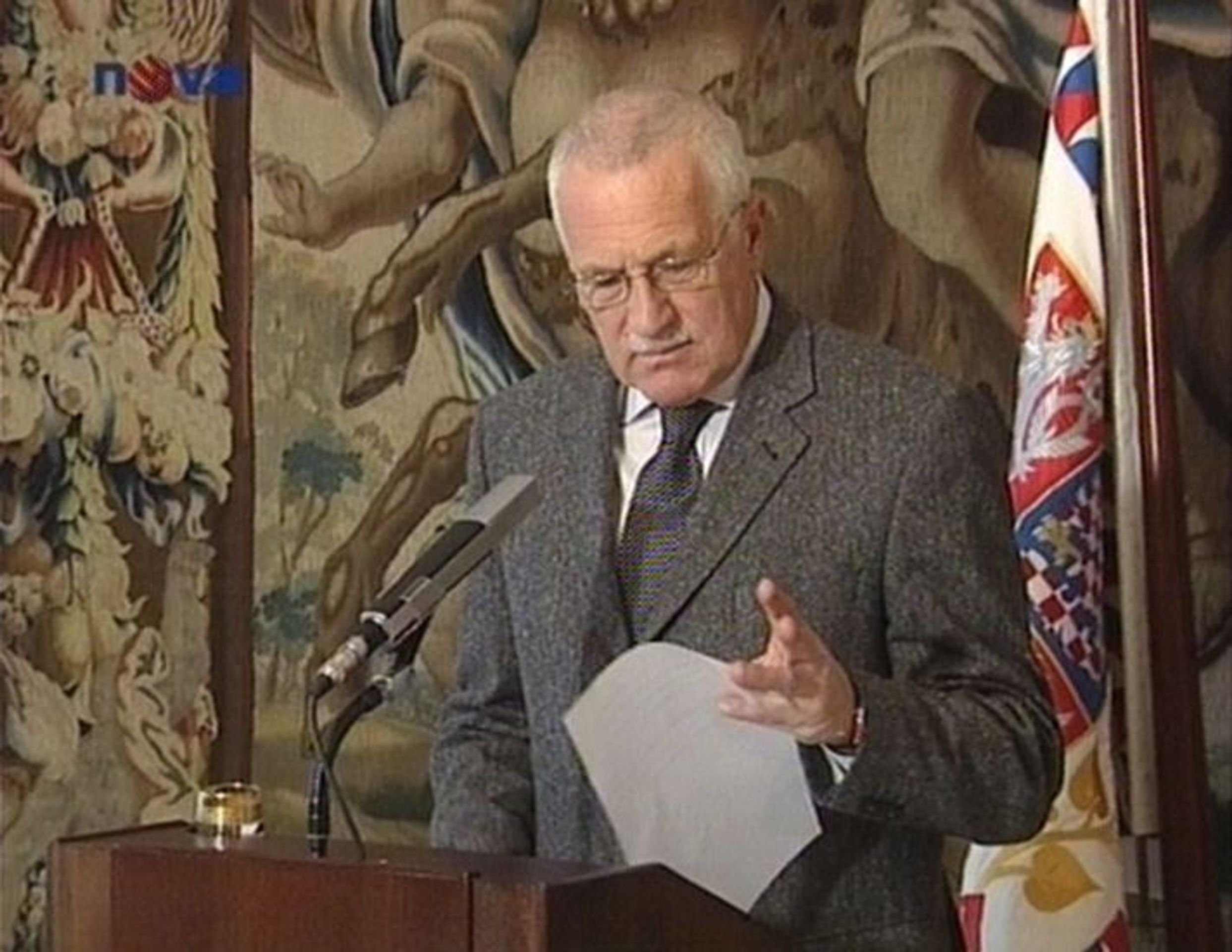 Prezident Václav Klaus - Klaus pochválil českou armádu (1/3)
