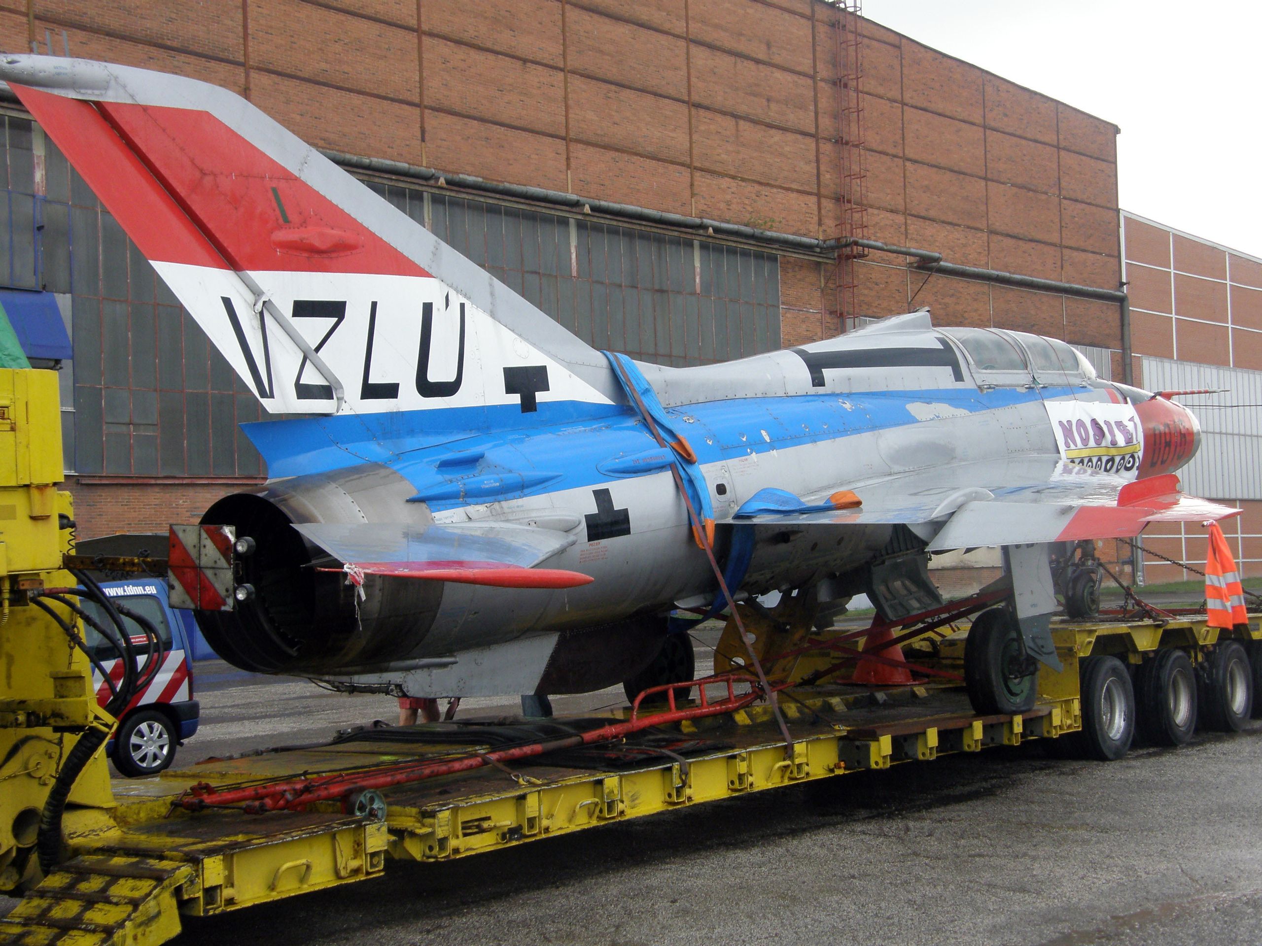 Stěhování stíhačky MiG-21 - 4 - Stěhování stíhačky MiG-21 (1/3)