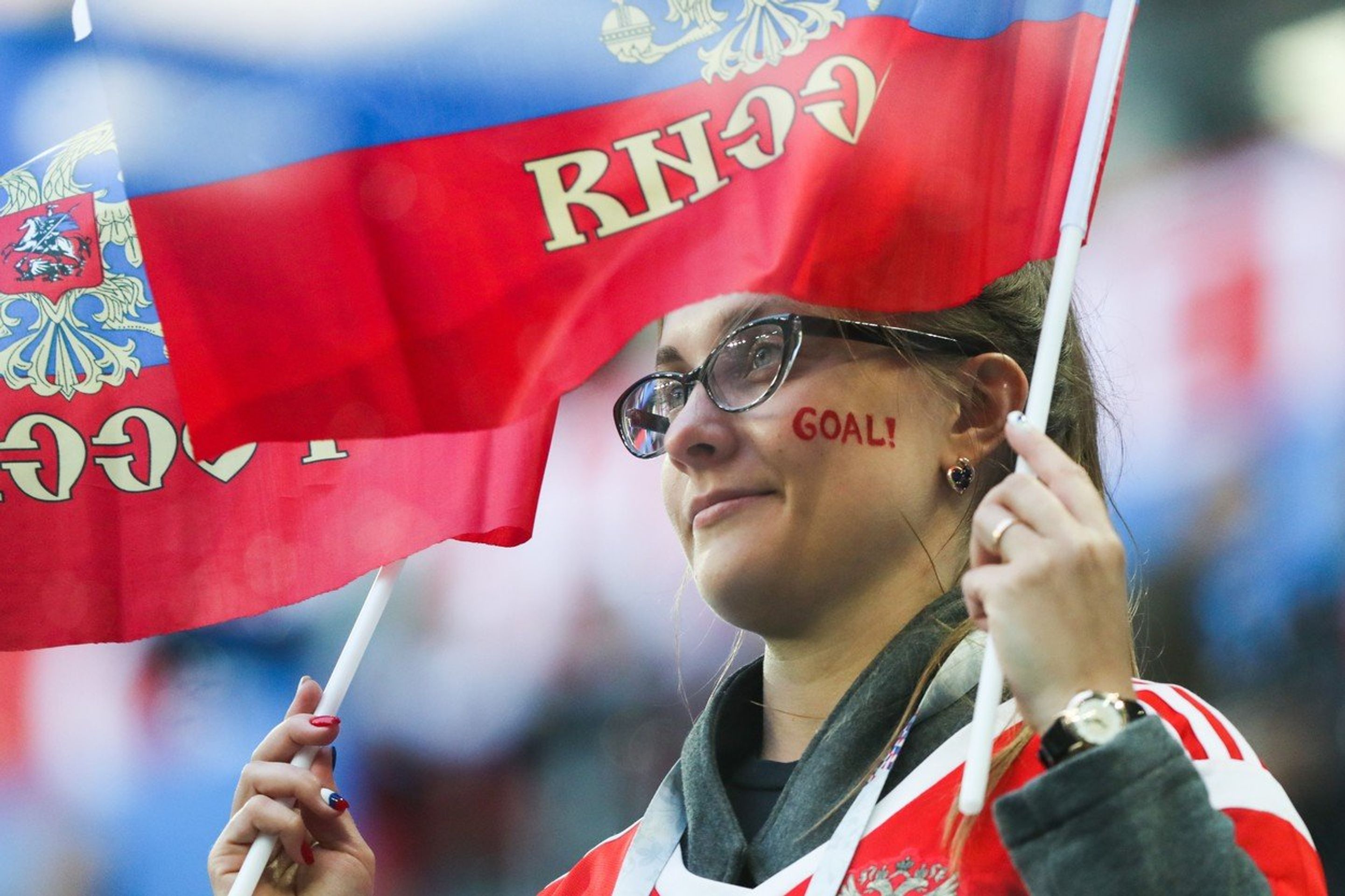 Ruská fanynka - GALERIE: Ruští fanoušci na MS ve fotbale (3/4)