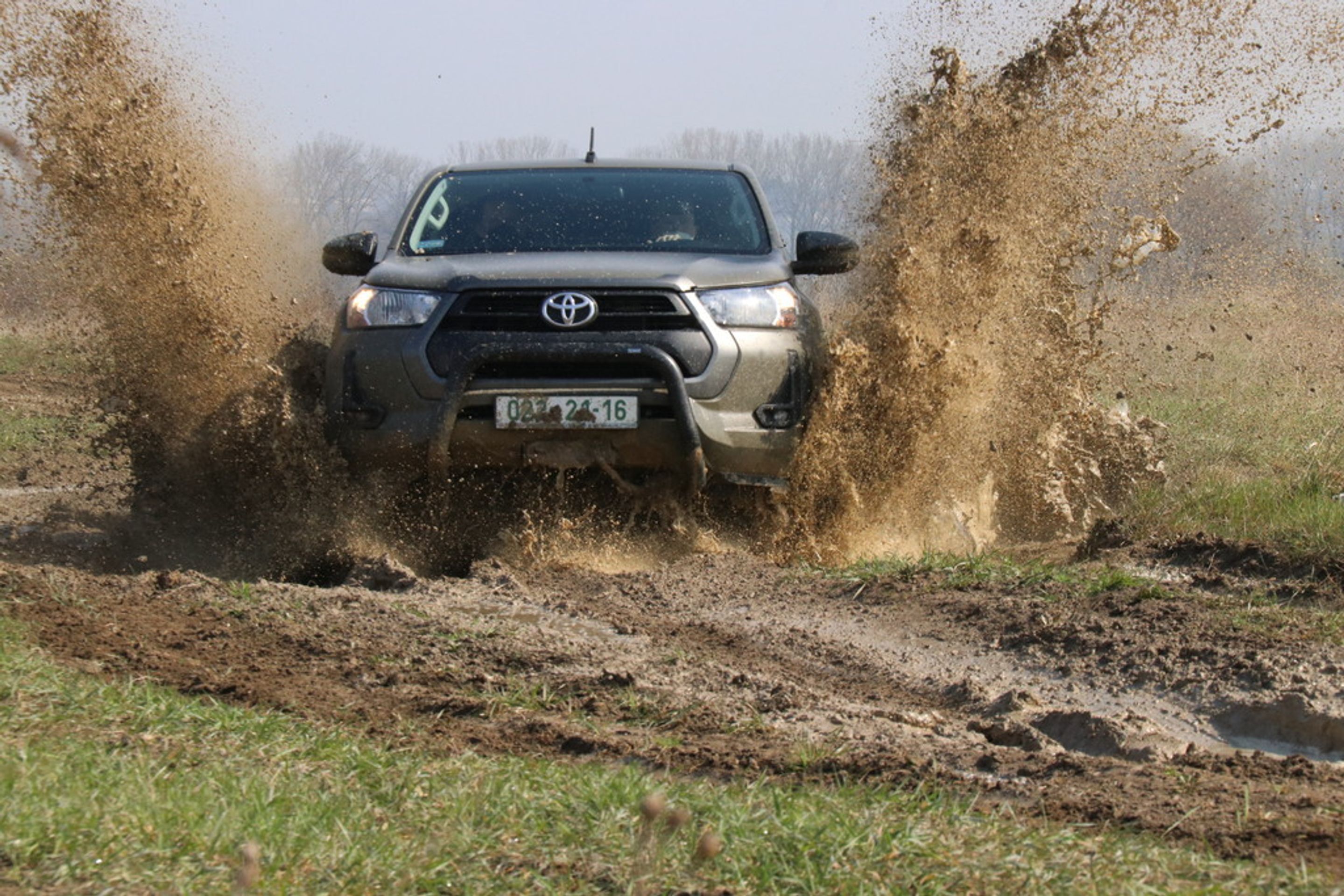 Toyota Hilux pro českou armádu - 12 - Fotogalerie: Toyota Hilux pro českou armádu (1/7)