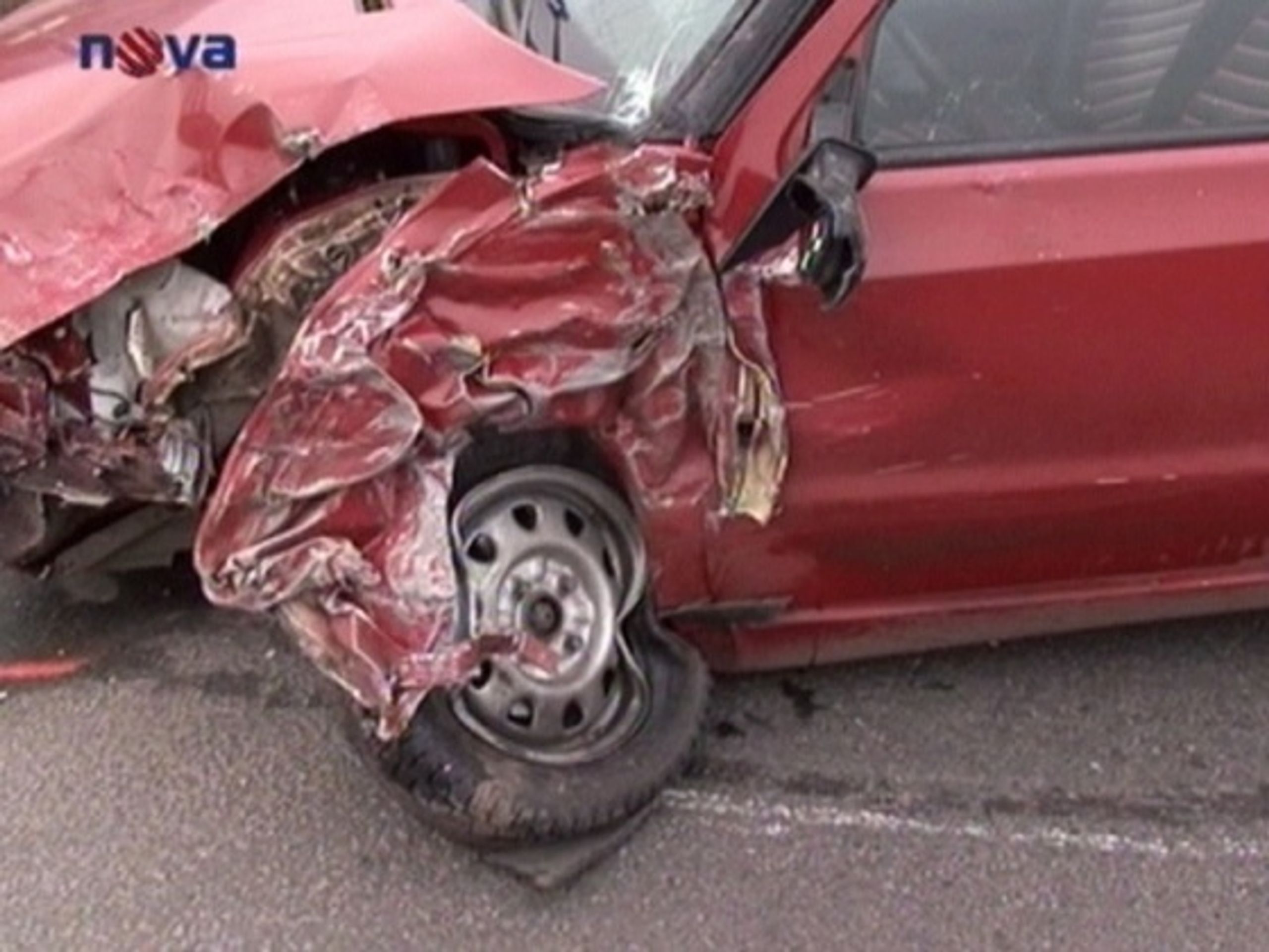 Poškozené auto. Ilustrační foto - Řidič nedal přednost a stálo ho to život (2/3)
