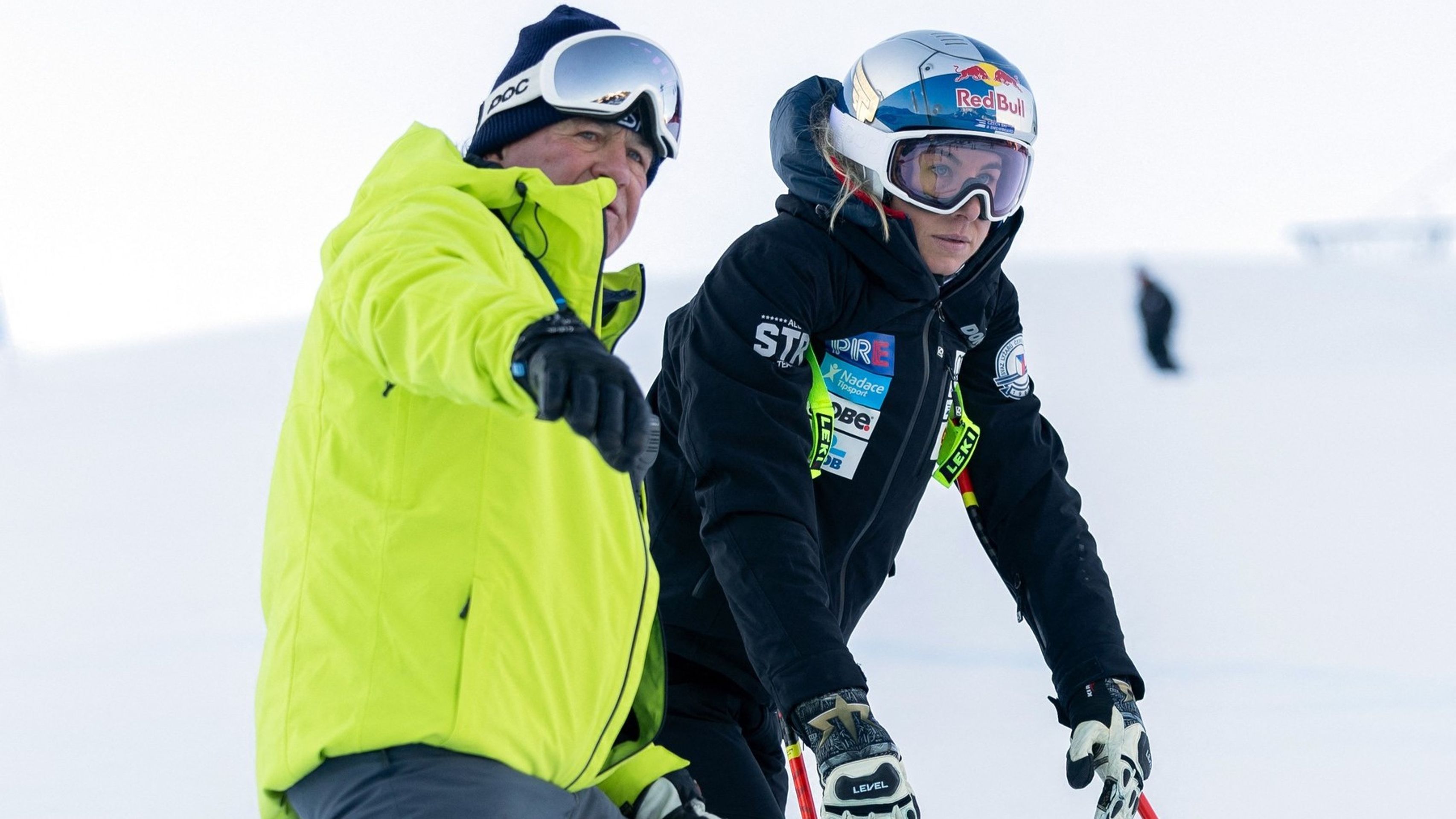 Trenér Franz Gamper s Ester Ledeckou - Ester Ledecká na MS v Saalbachu při super-G (6/6)