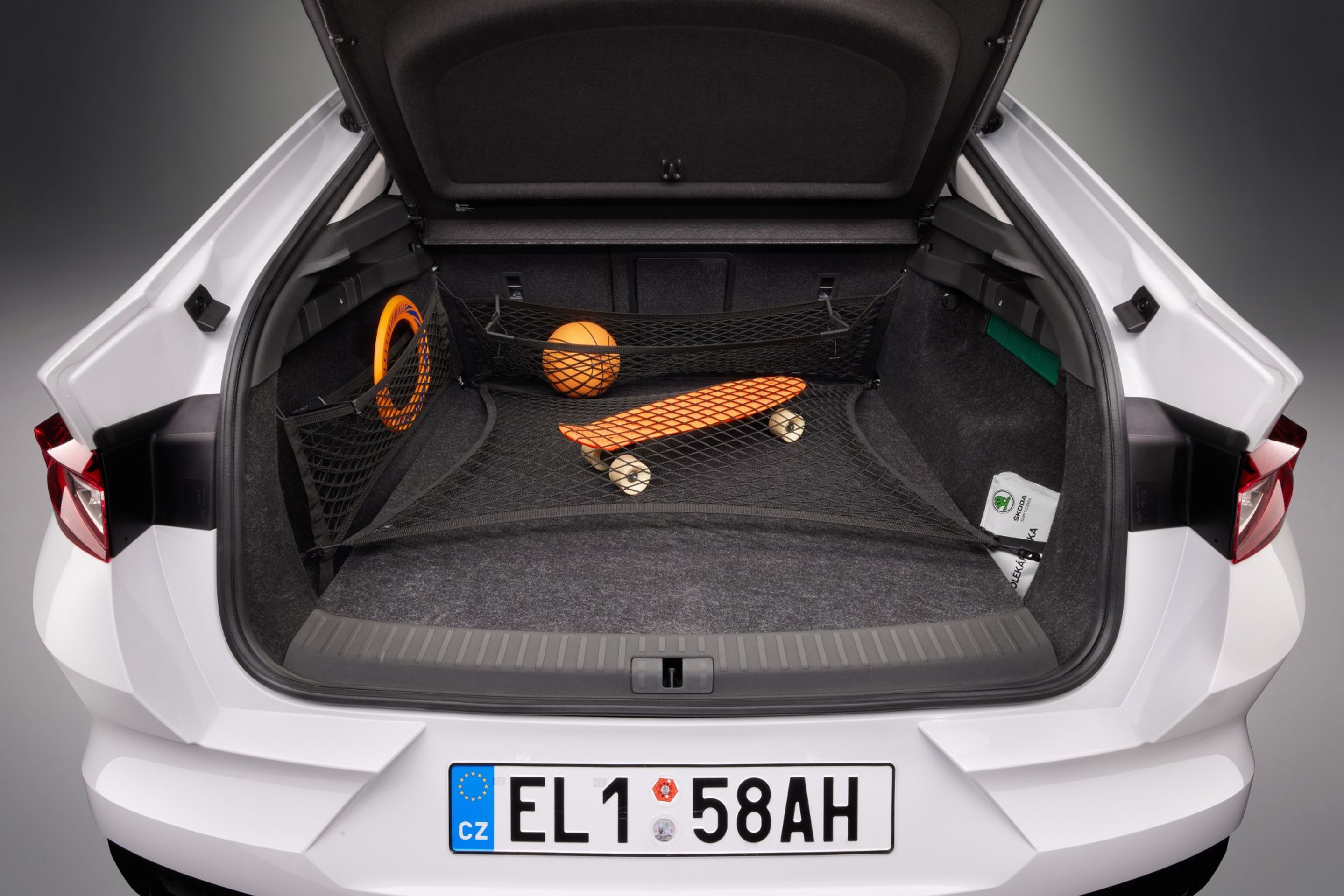 Škoda Enyaq Coupé iV - Enyaq Coupé iV se zkosenou zádí (9/15)