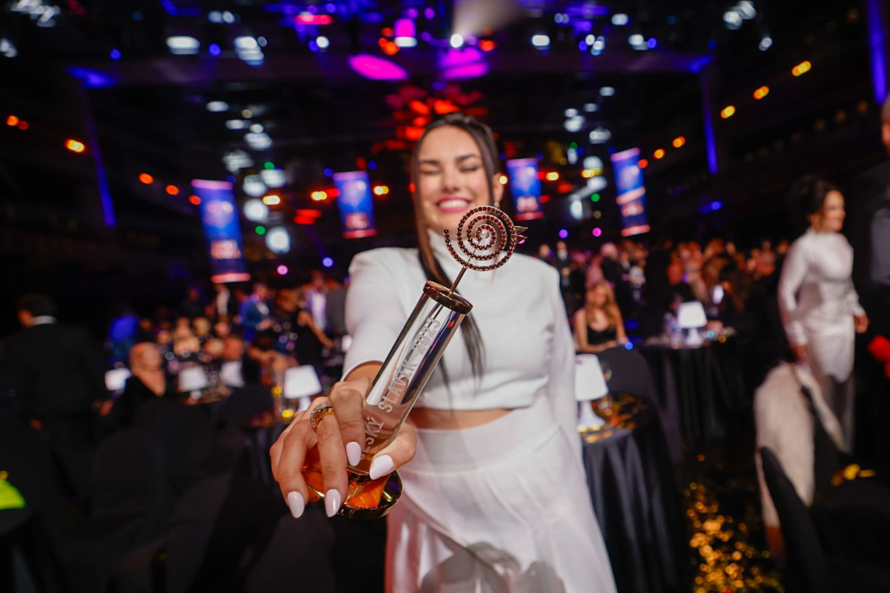 Český slavík 2023: Zpěvačkou je Ewa Farna - Ewa Farna (3/20)