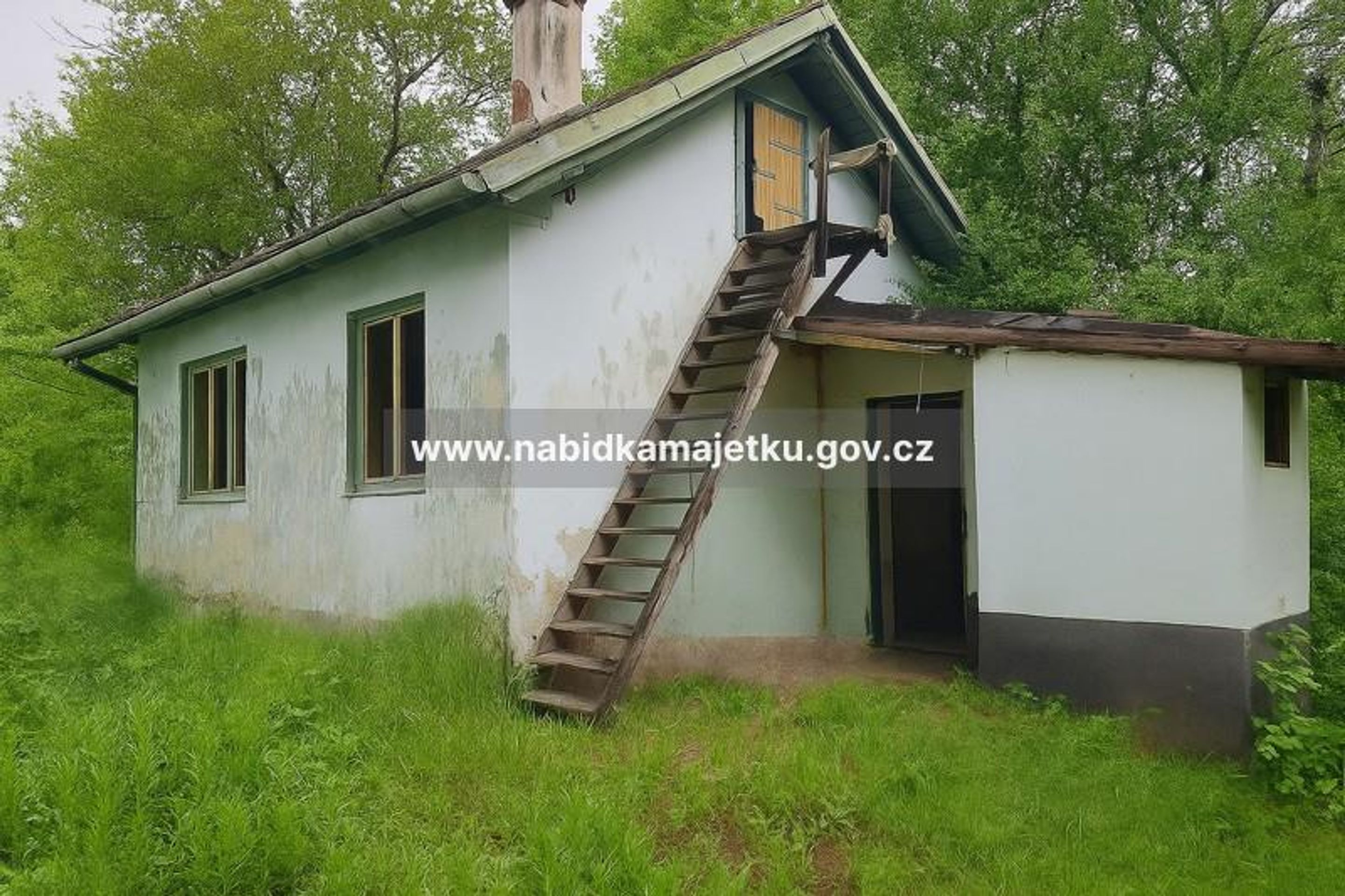 Pozemek se stavbou - Šumná - Prodej státního majetku (3/13)