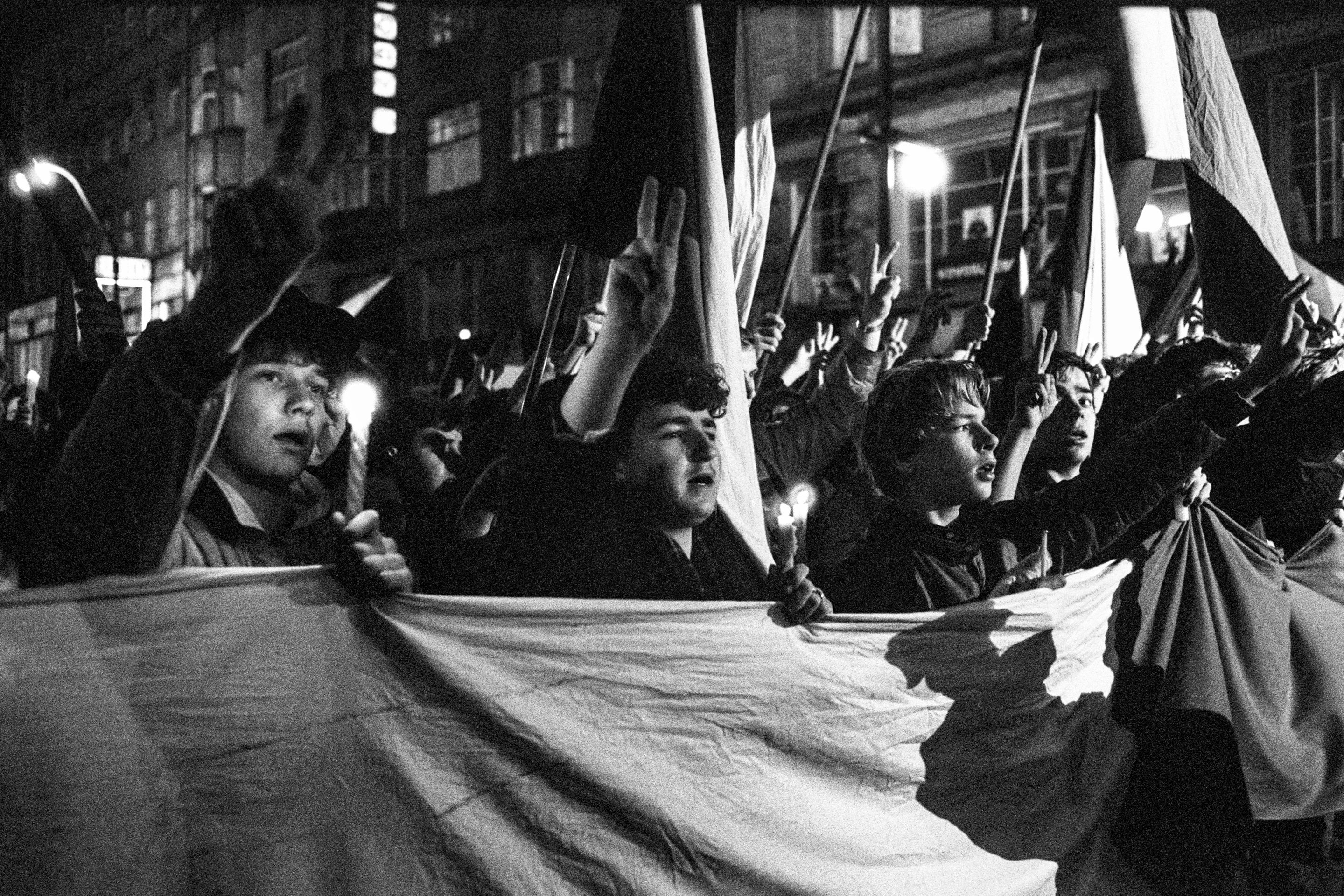 Historické fotografie z revolučního roku 1989 - 7 - GALERIE: Historické fotografie z revolučního roku 1989 (7/20)