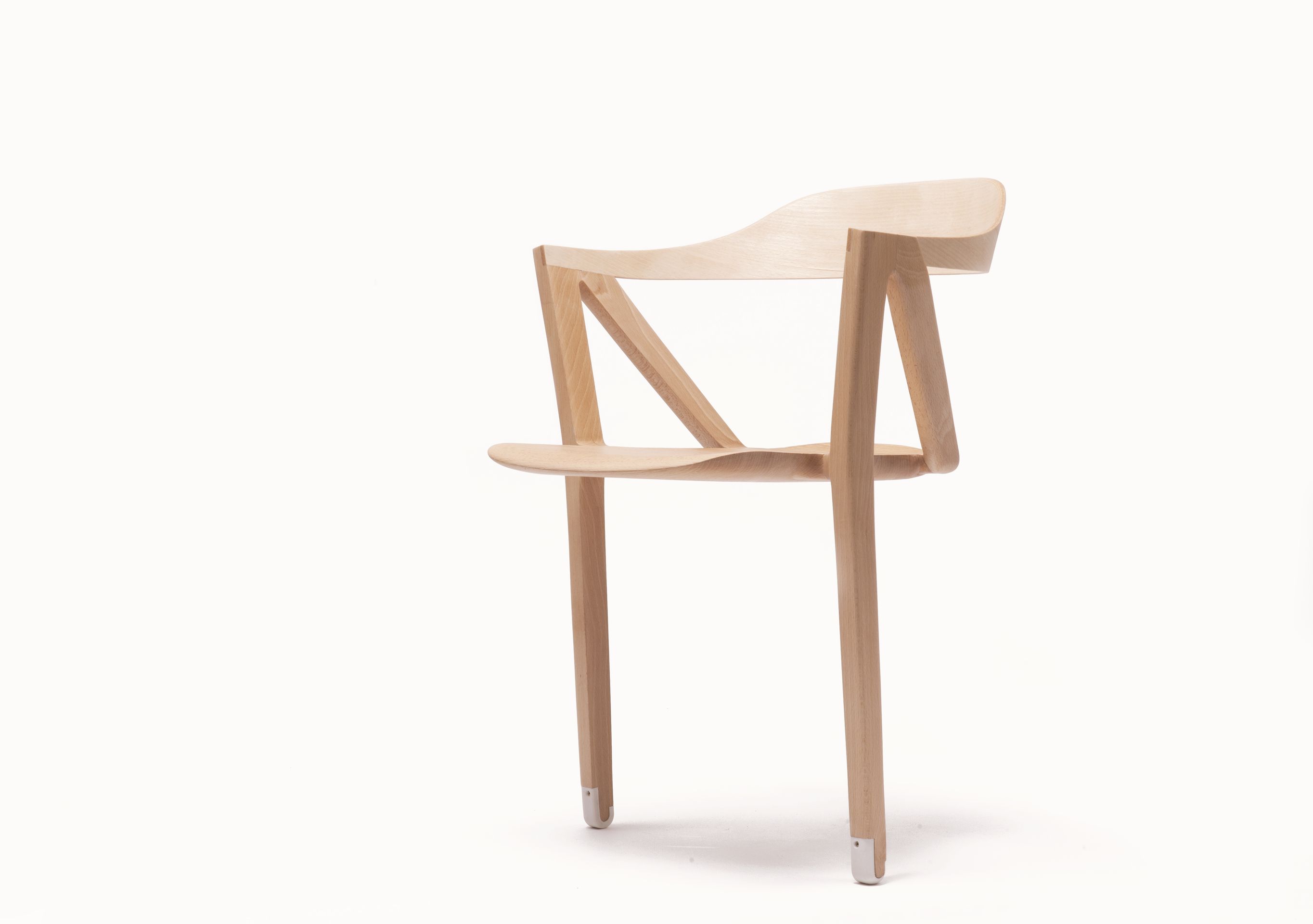 Speciální designová židle - 3 - GALERIE: Snesitelně nepohodlná židle vás donutí být aktivní (3/5)
