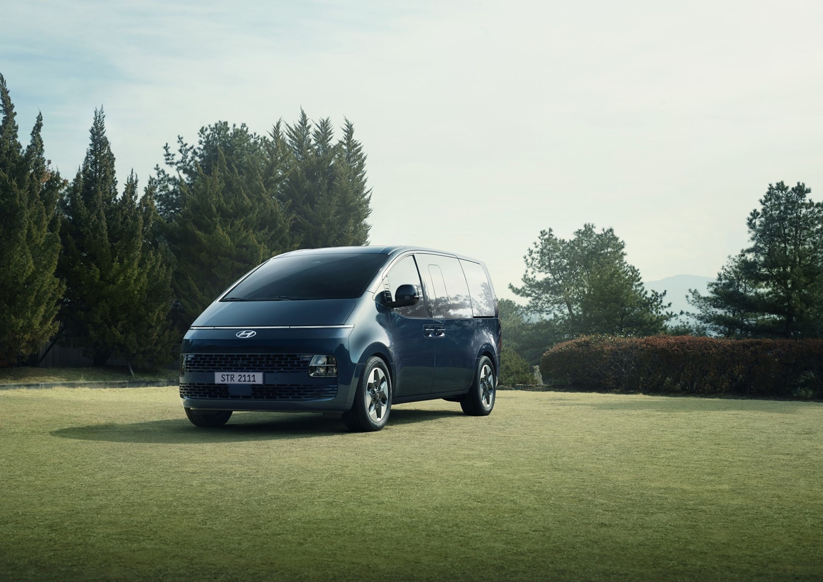 Hyundai Staria - 20 - Fotogalerie: Parádní dodávka s futuristickým vzhledem Hyundai Staria (2/16)