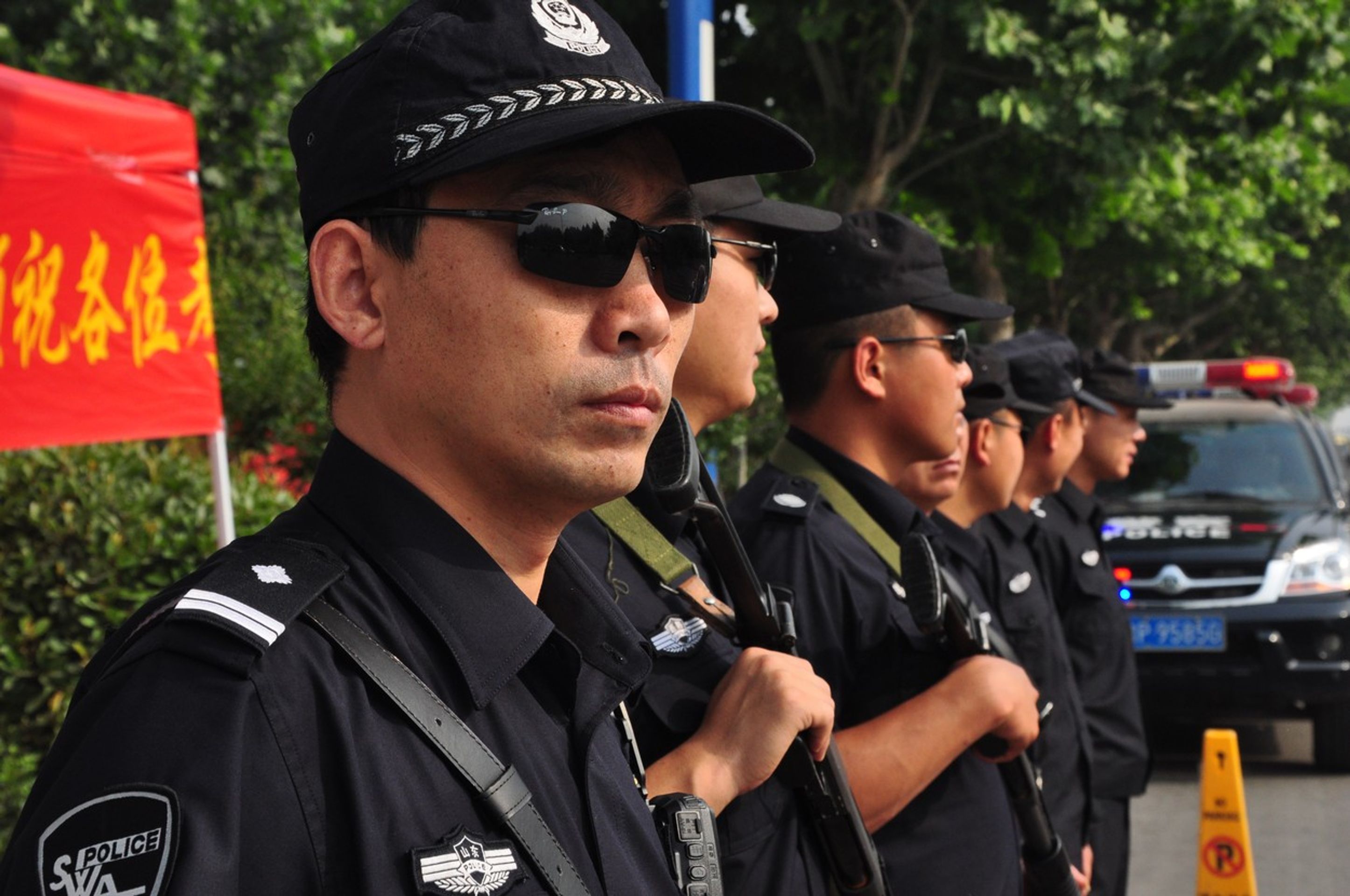 Test GaoKao - během testů dohlíží na pořádek policie - GALERIE: GaoKao, přijímací test na vysokou školu v Číně (2/7)