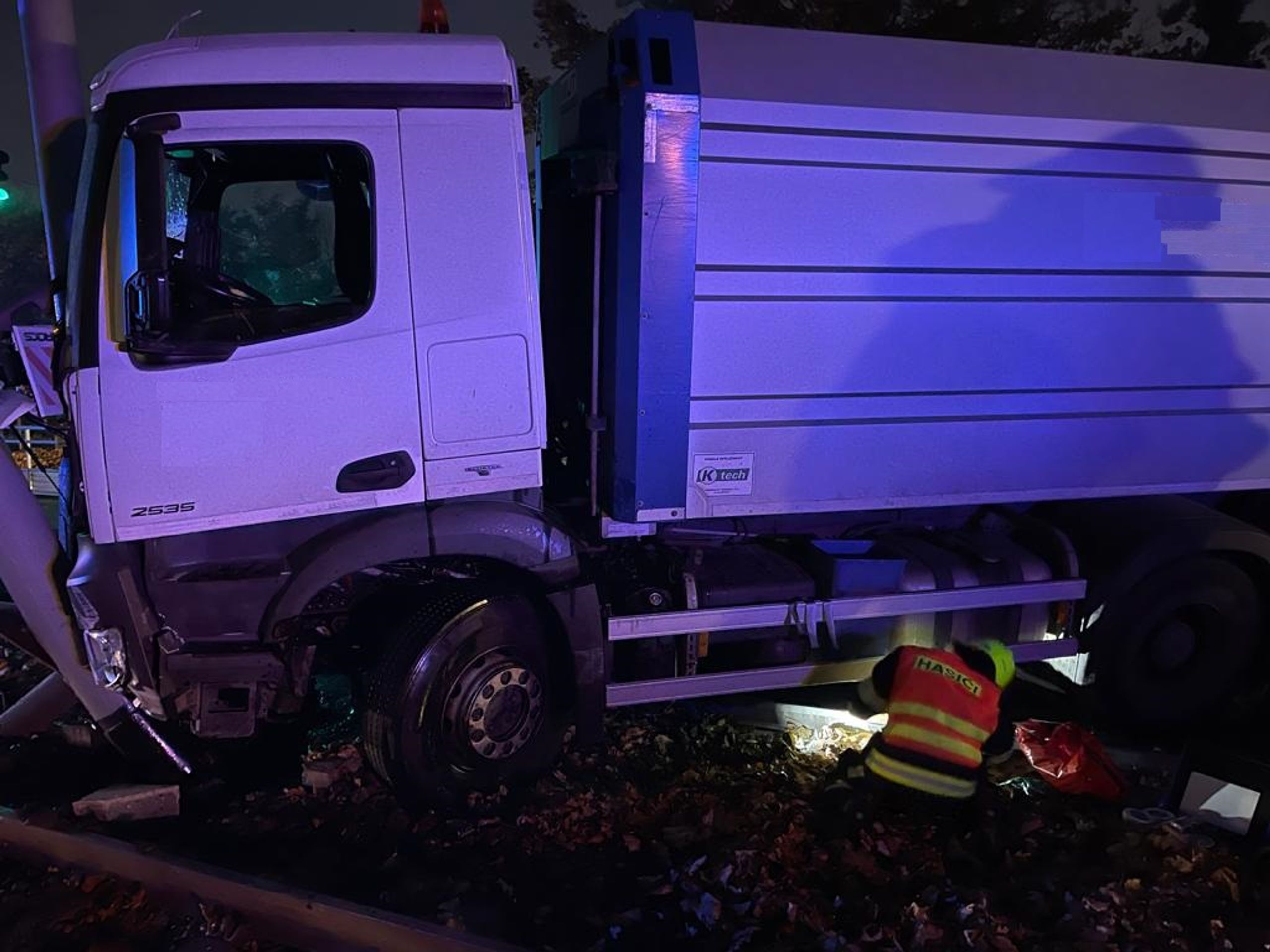 Nehoda na tramvajové zastávce - Nehoda na Podolském nábřeží (5/9)