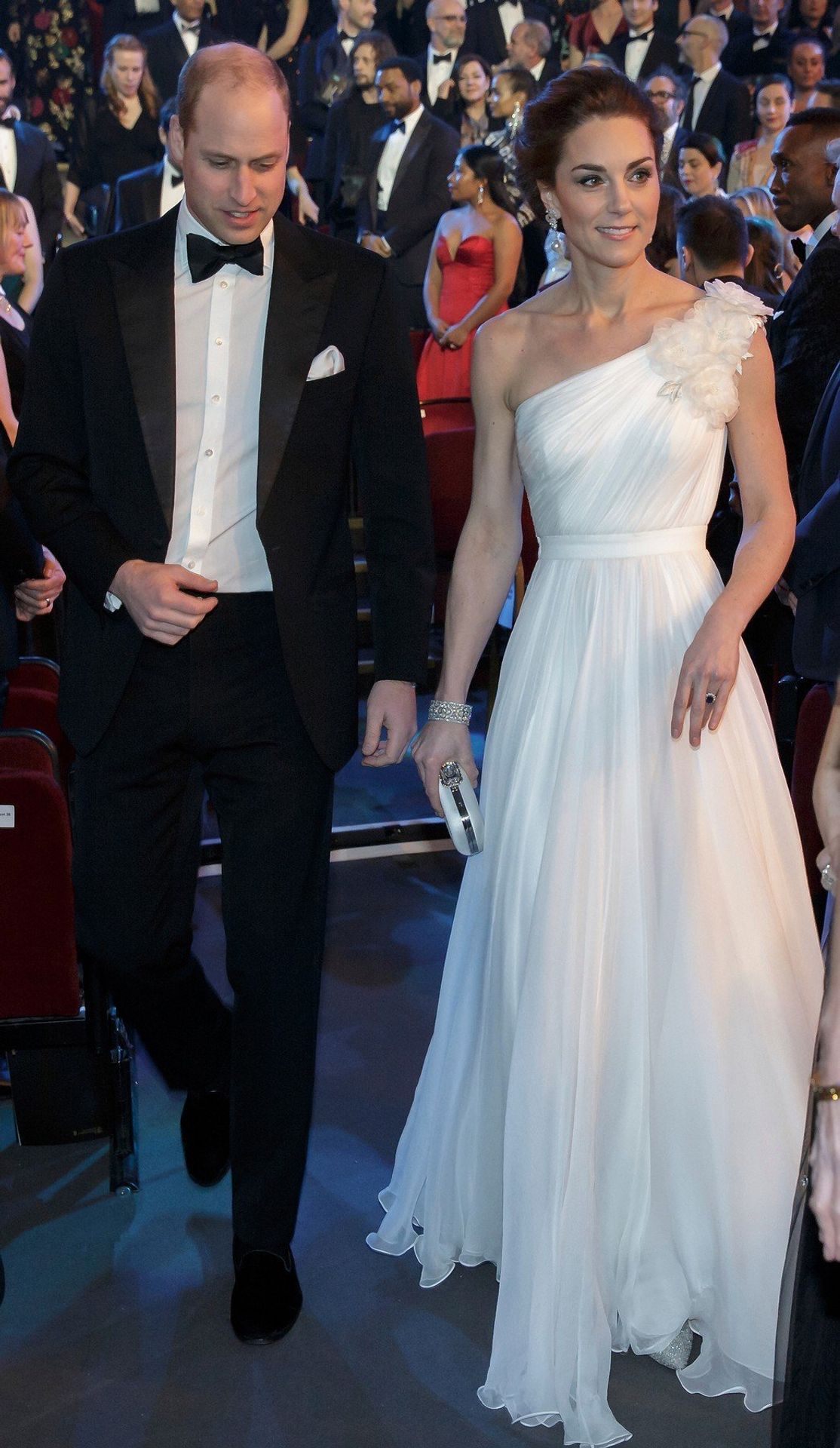 Kate Middleton - 4 - GALERIE: Vévodkyně Kate na předávání cen BAFTA (2/4)