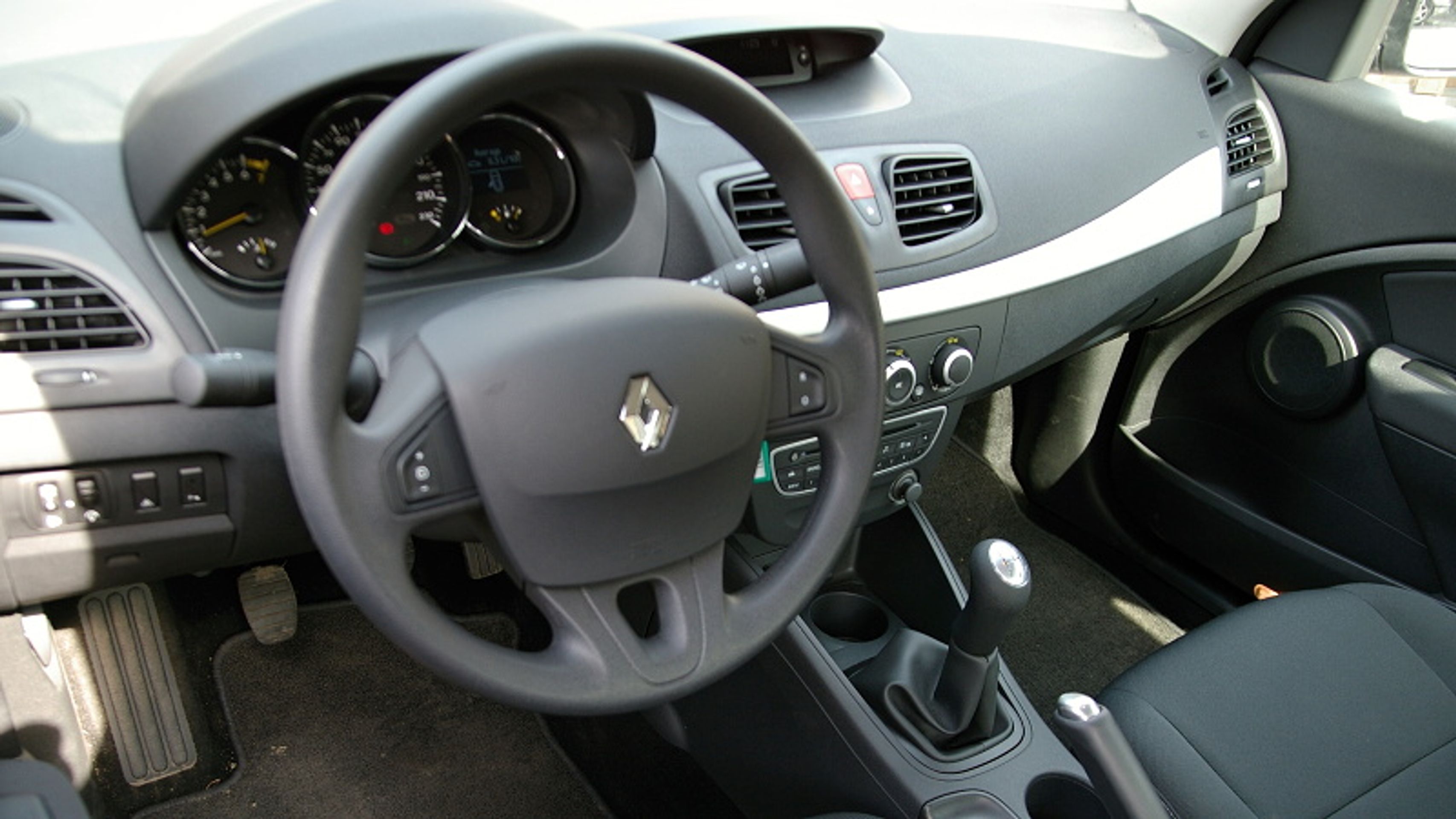 Renault Fluence - 6 - GALERIE Renault Fluence (6/7)