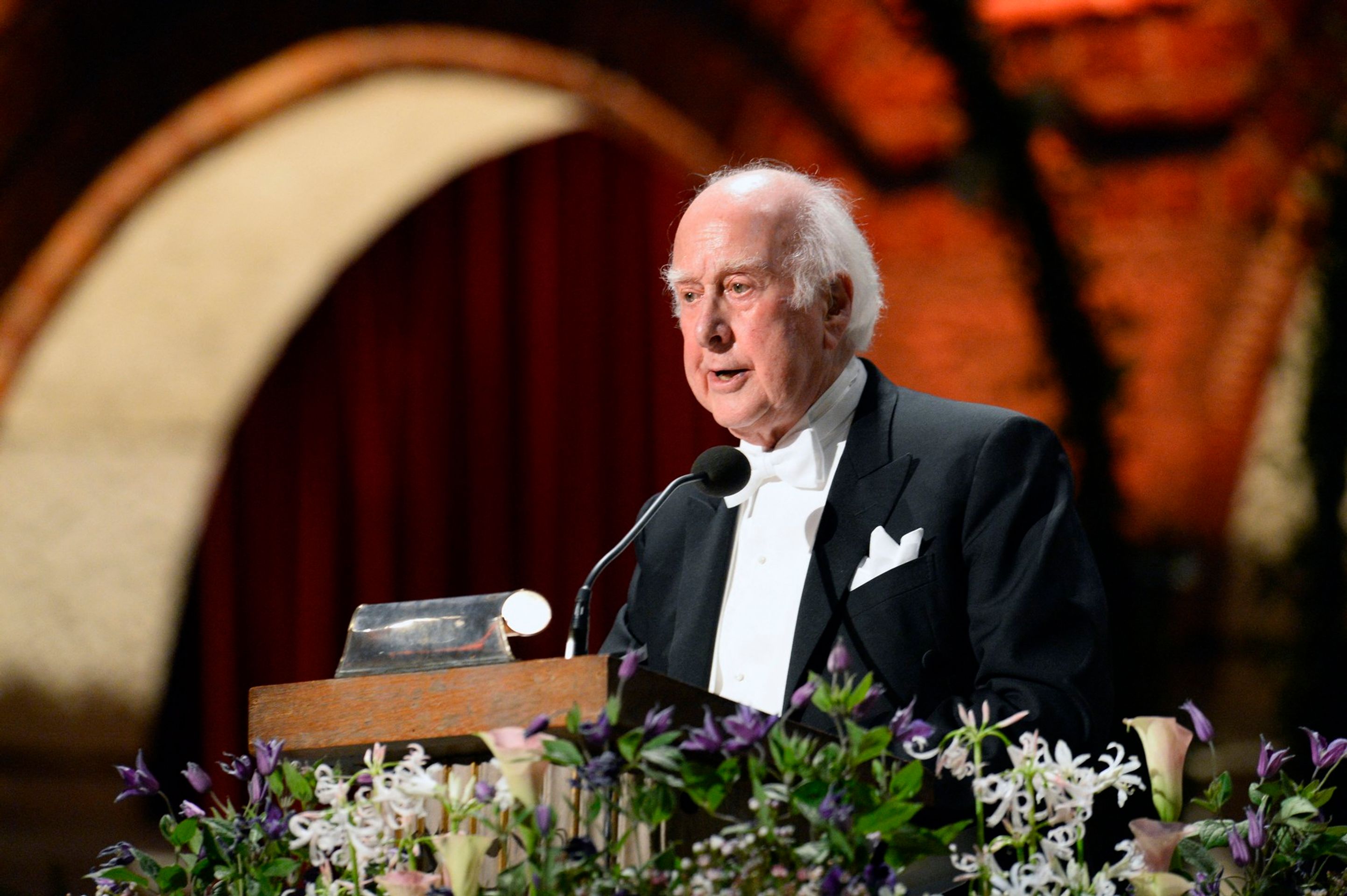 Peter Higgs získal Nobelovu cenu za fyziku, 2013 - Peter Higgs (2/4)