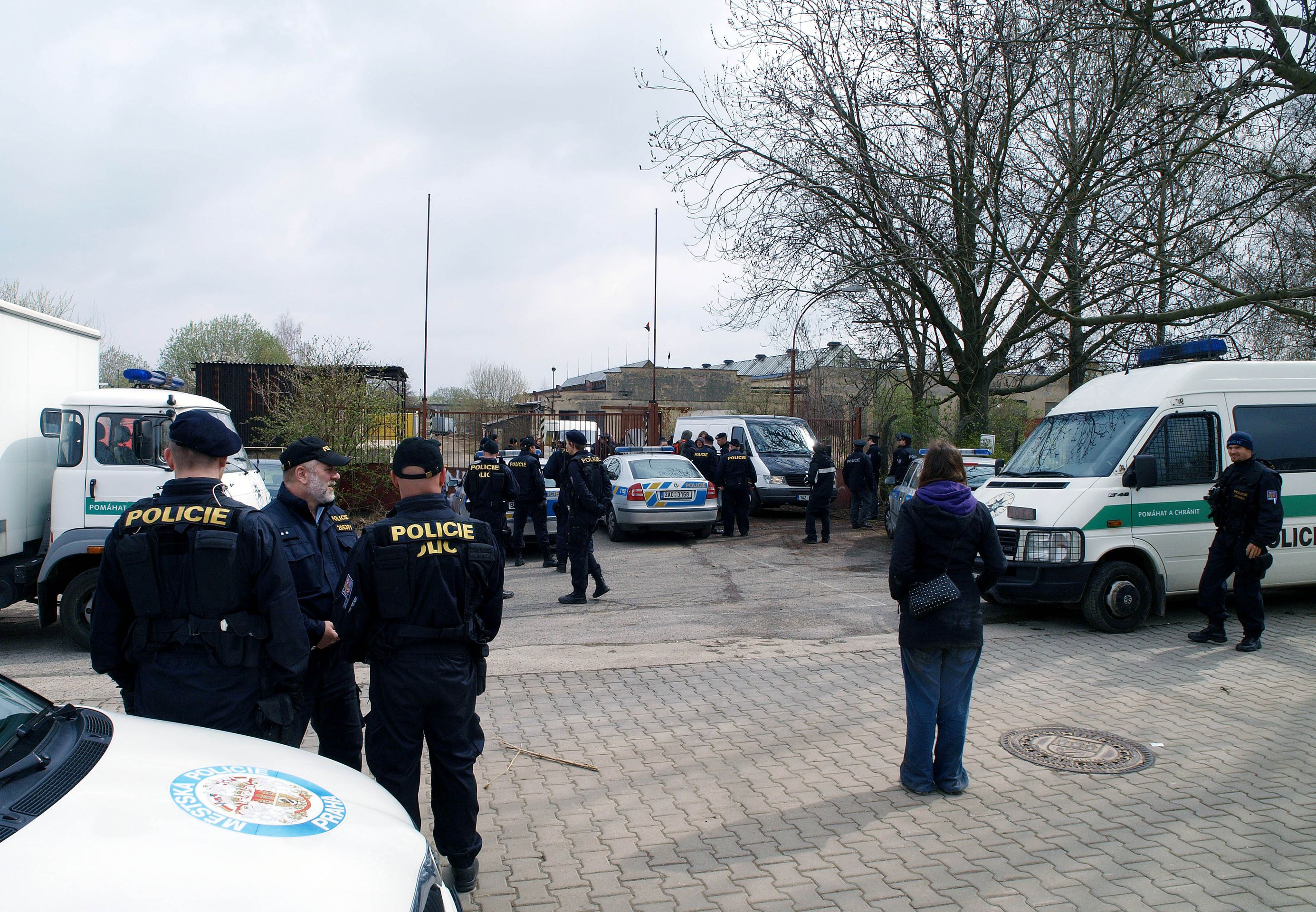 technopárty na Zličíně rozehnala policie - 9 - Nepovolená technopárty na Zličíně (2/10)