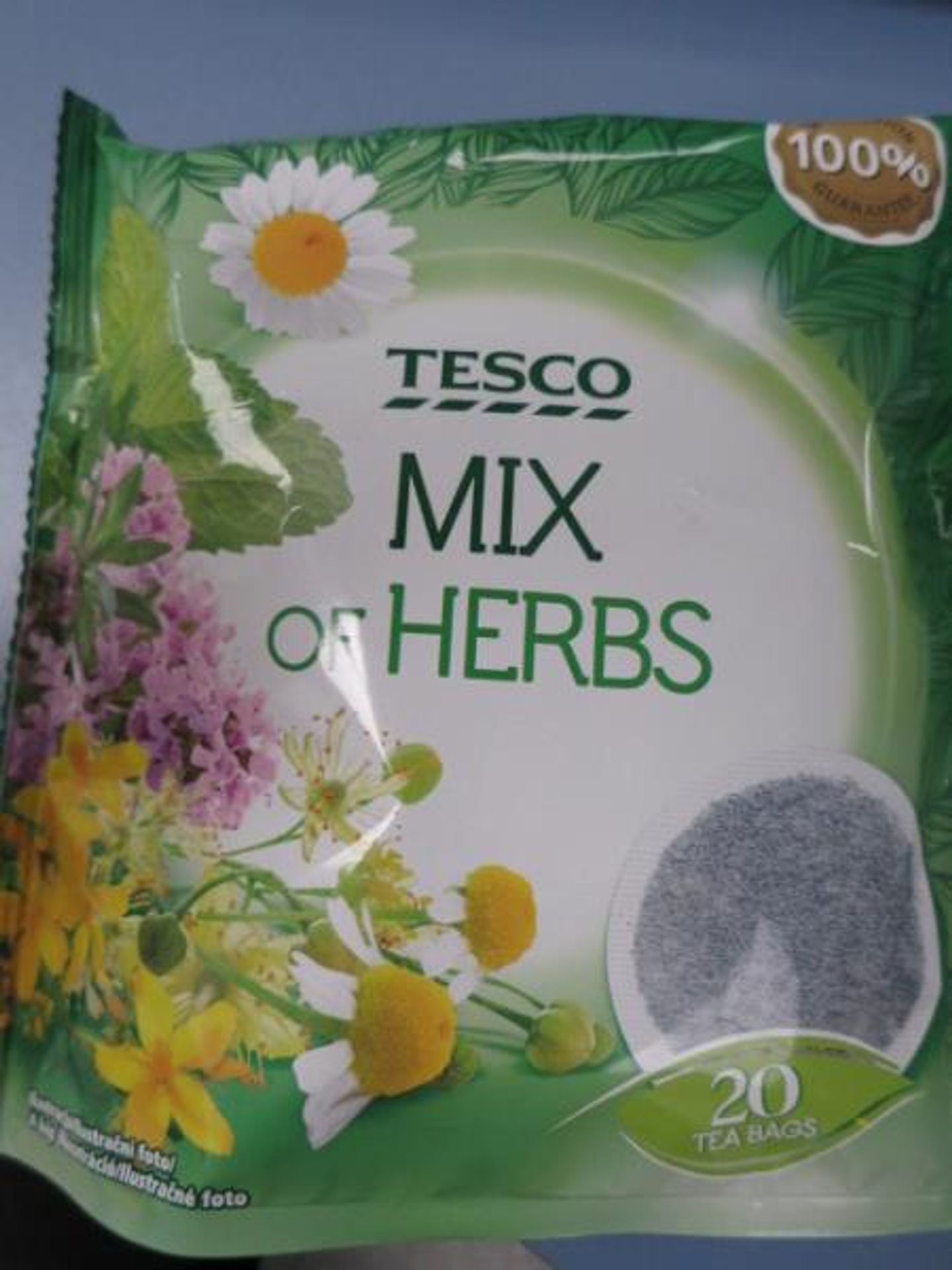 Nebezpečné potraviny - TESCO MIX OF HERBS bylinný čaj, porcovaný (Tesco Stores ČR a.s.) - GALERIE: Nebezpečné potraviny o prázdninách (37/40)
