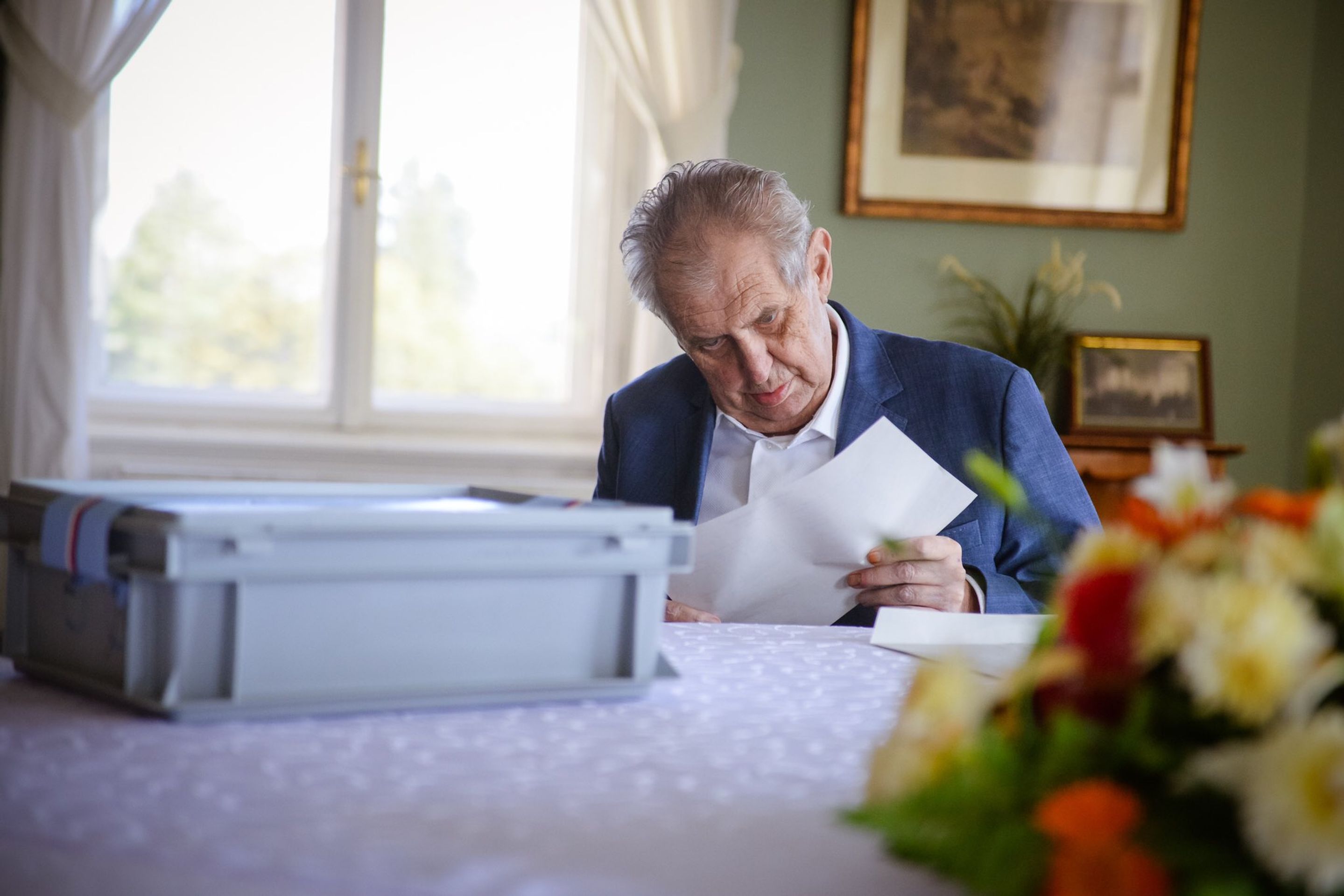 Miloš Zeman volí do sněmovny - 1 - Miloš Zeman volí do sněmovny (2/7)