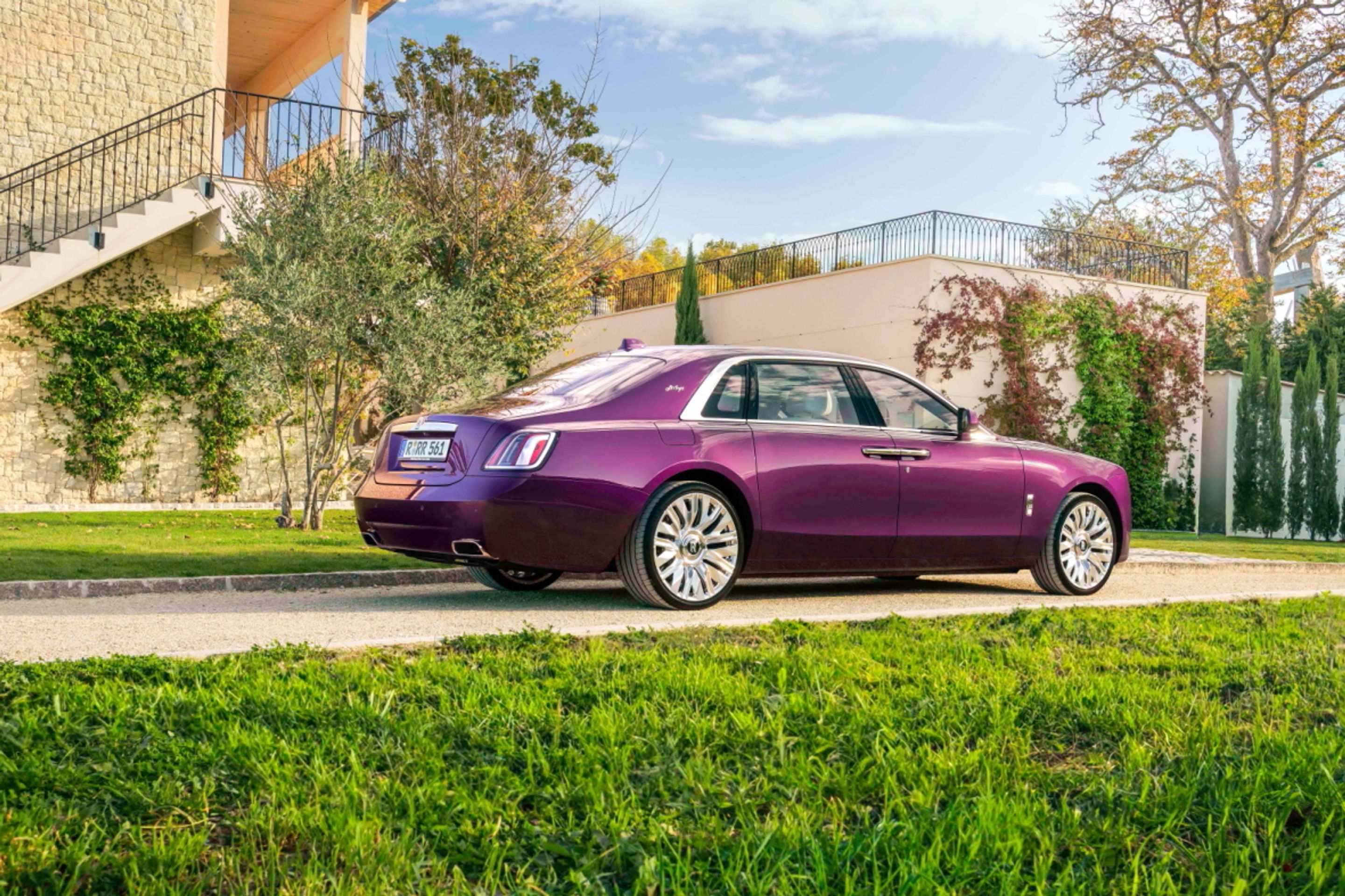 Rolls-Royce Ghost Extended Series II – The Encounter - Rolls-Royce Ghost Extended Series II – The Encounter (1/5)