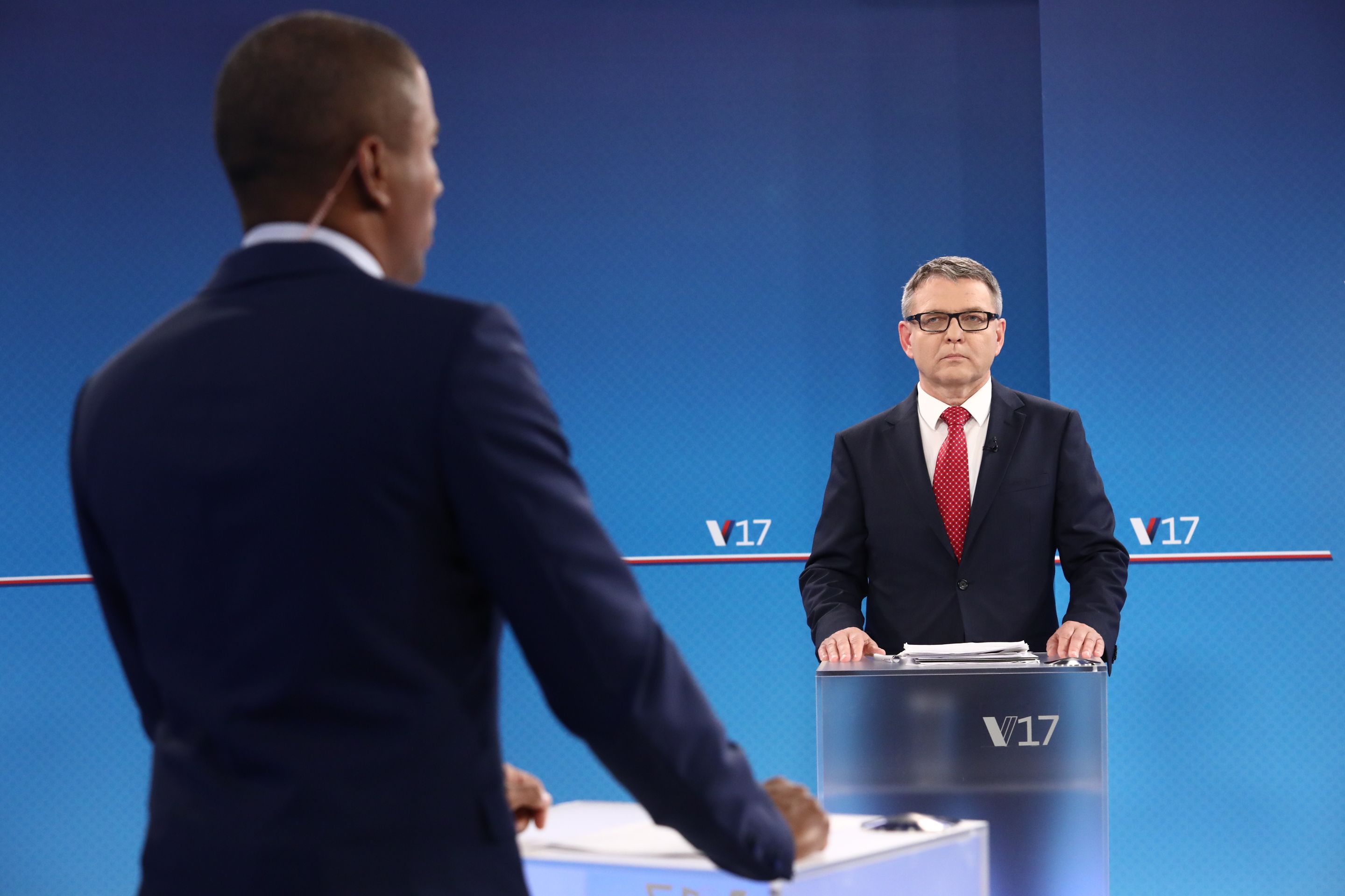 Andrej Babiš a Lubomír Zaorálek ve volebním Nova Duelu - 5 - Galerie: Lubomír Zaorálek a Andrej Babiš ve volebním Nova Duelu (3/6)