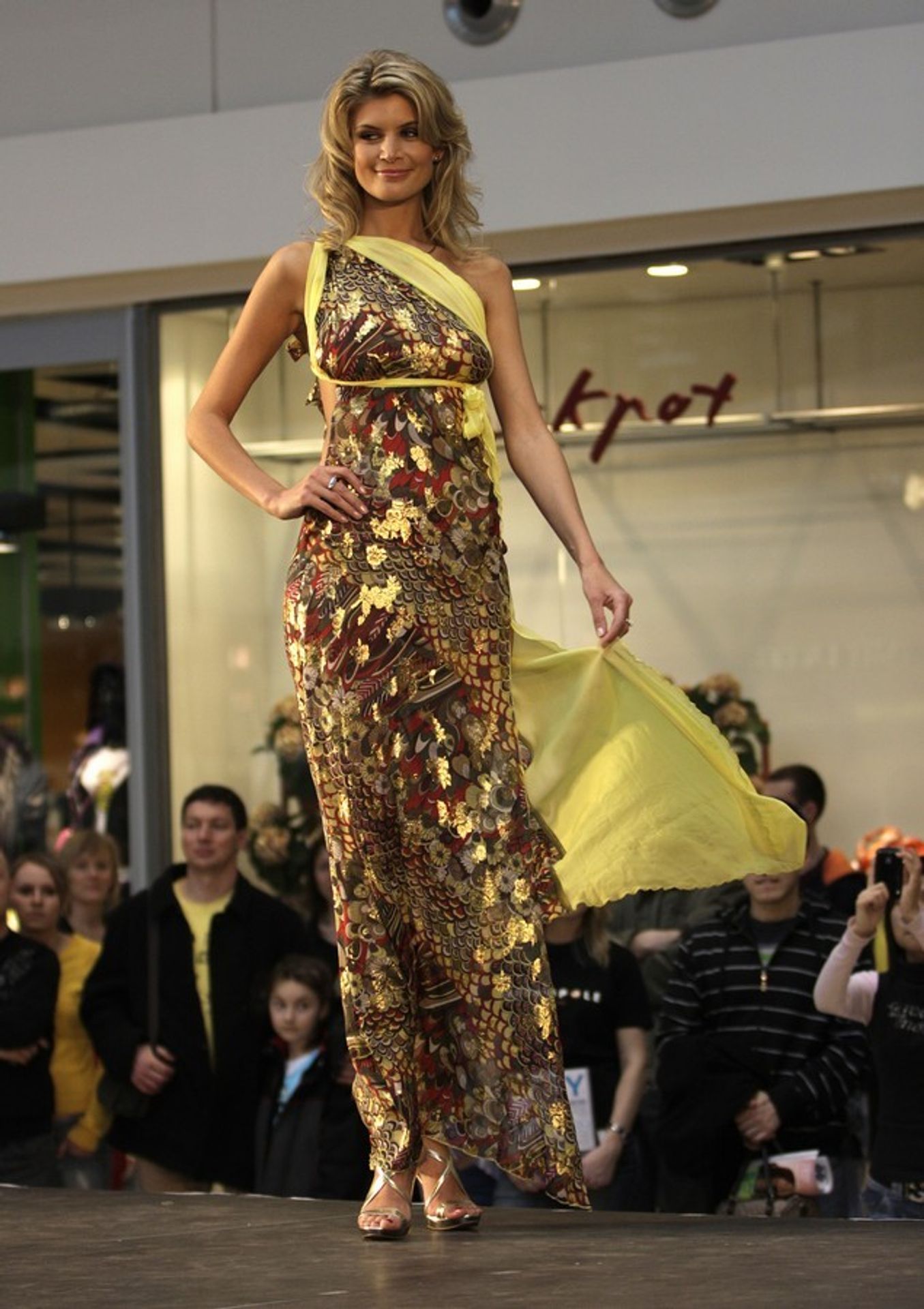 Česká Miss 2009 Iveta Lutovská - Galerie: Miss Lutovská (4/12)