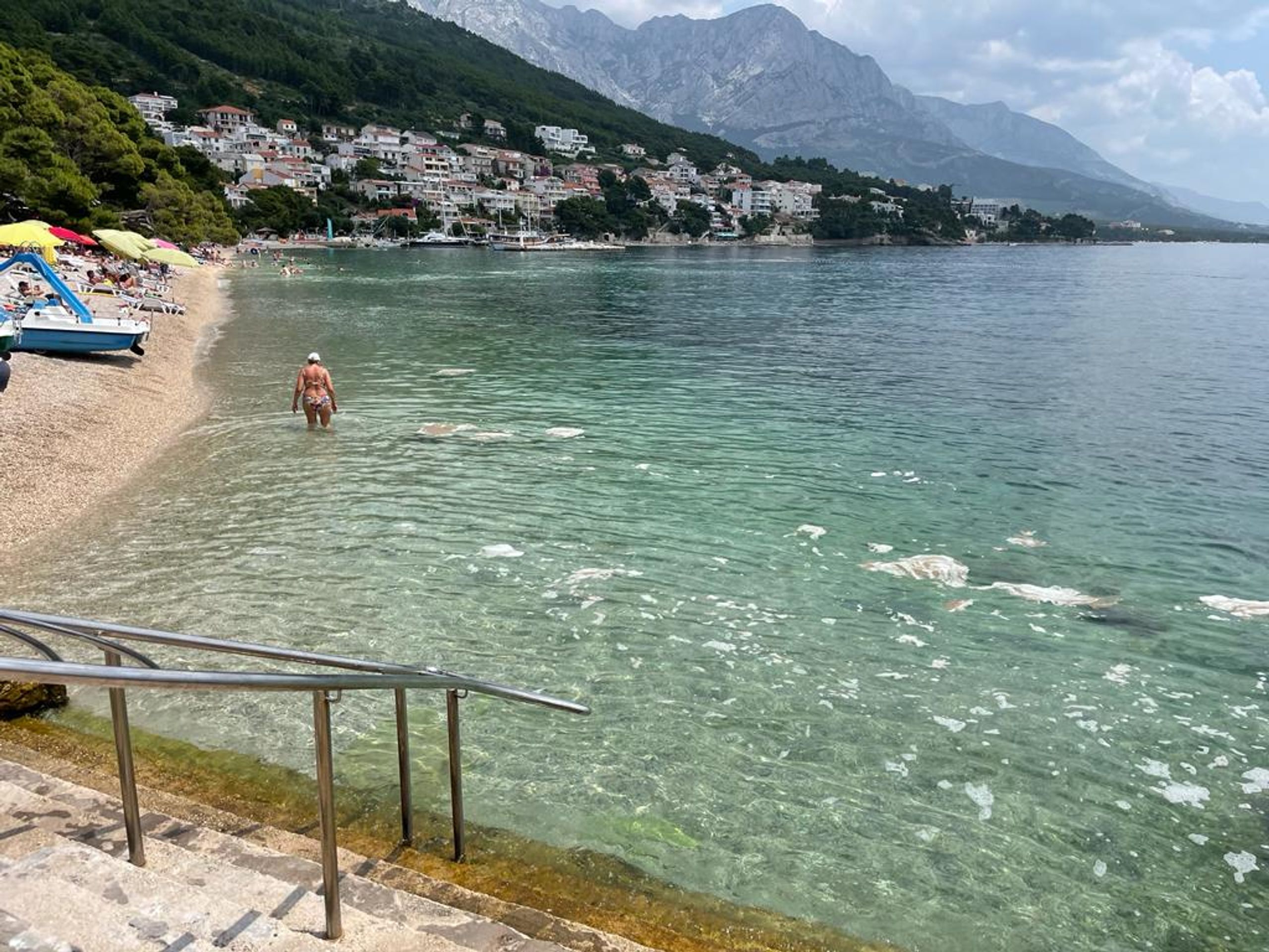 Znečištěné pobřeží v Chorvatsku - Znečištěné moře v Chorvatsku (9/10)