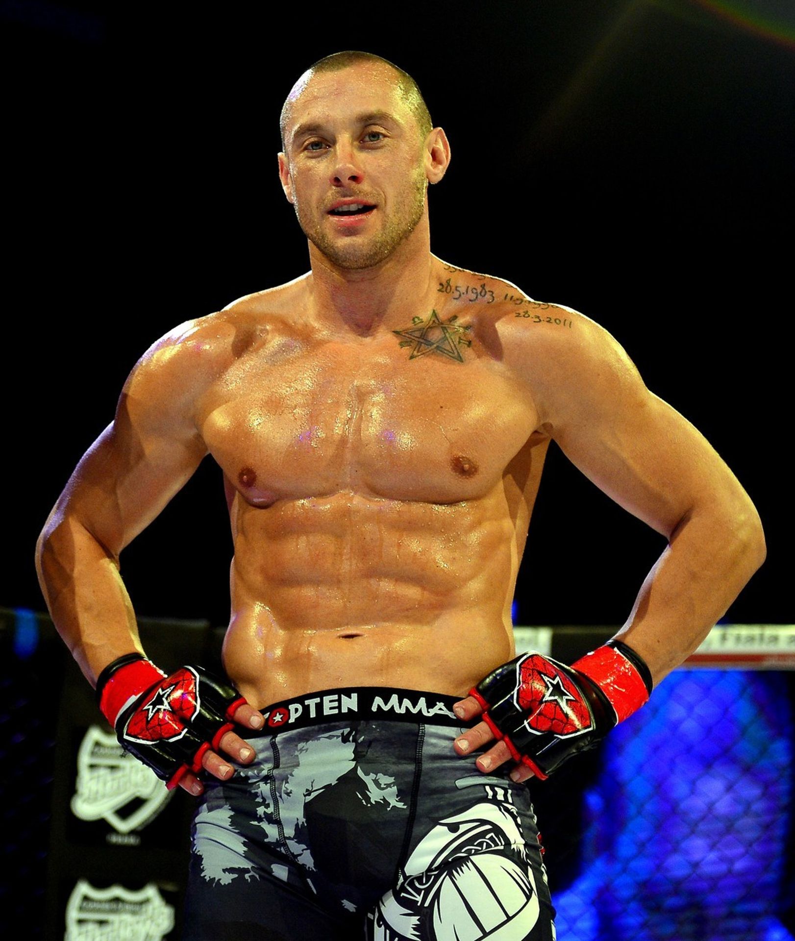 Miroslav Slepička z fotbalisty je vítěz v MMA - 6 - GALERIE: Miroslav Slepička z fotbalisty bojovníkem v kleci (6/6)