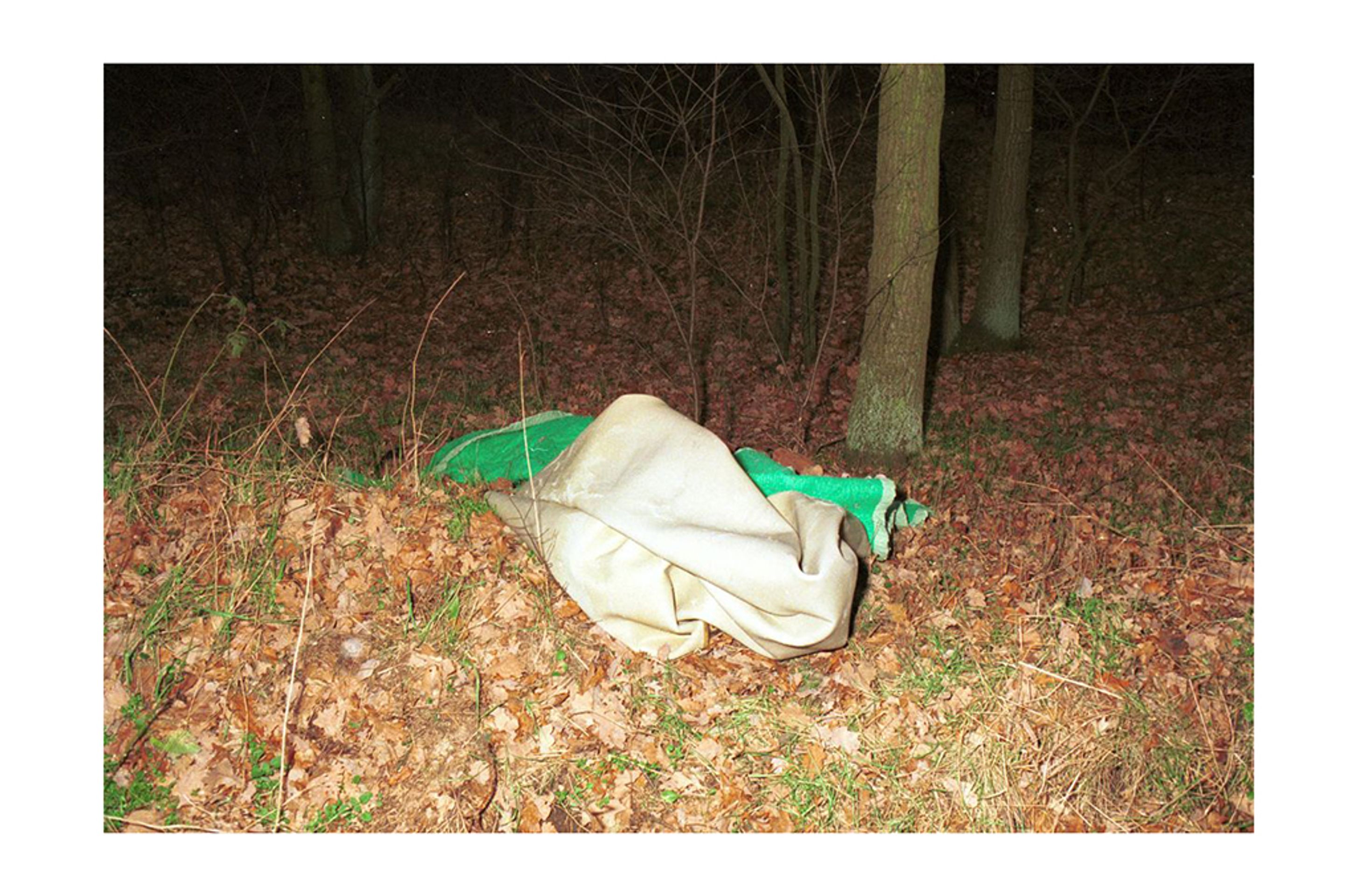 Žena nalezená v Teteringenu, 25. prosince 1990, místo nálezu (1) - Policie hledá identitu 22 zavražděných žen (92/120)