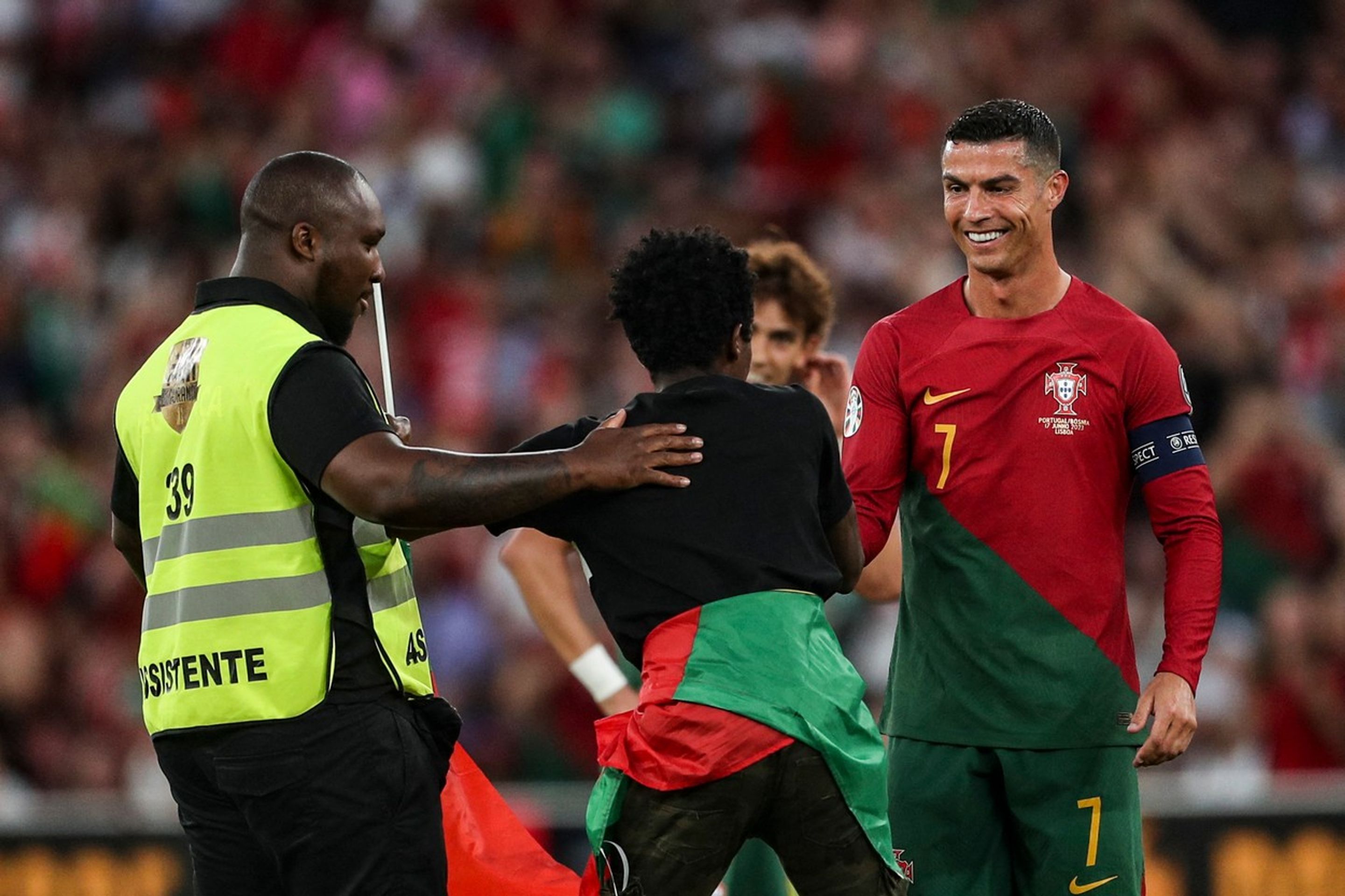 Cristiano Ronaldo s fanouškem - Cristiano Ronaldo s fanouškem (2/5)