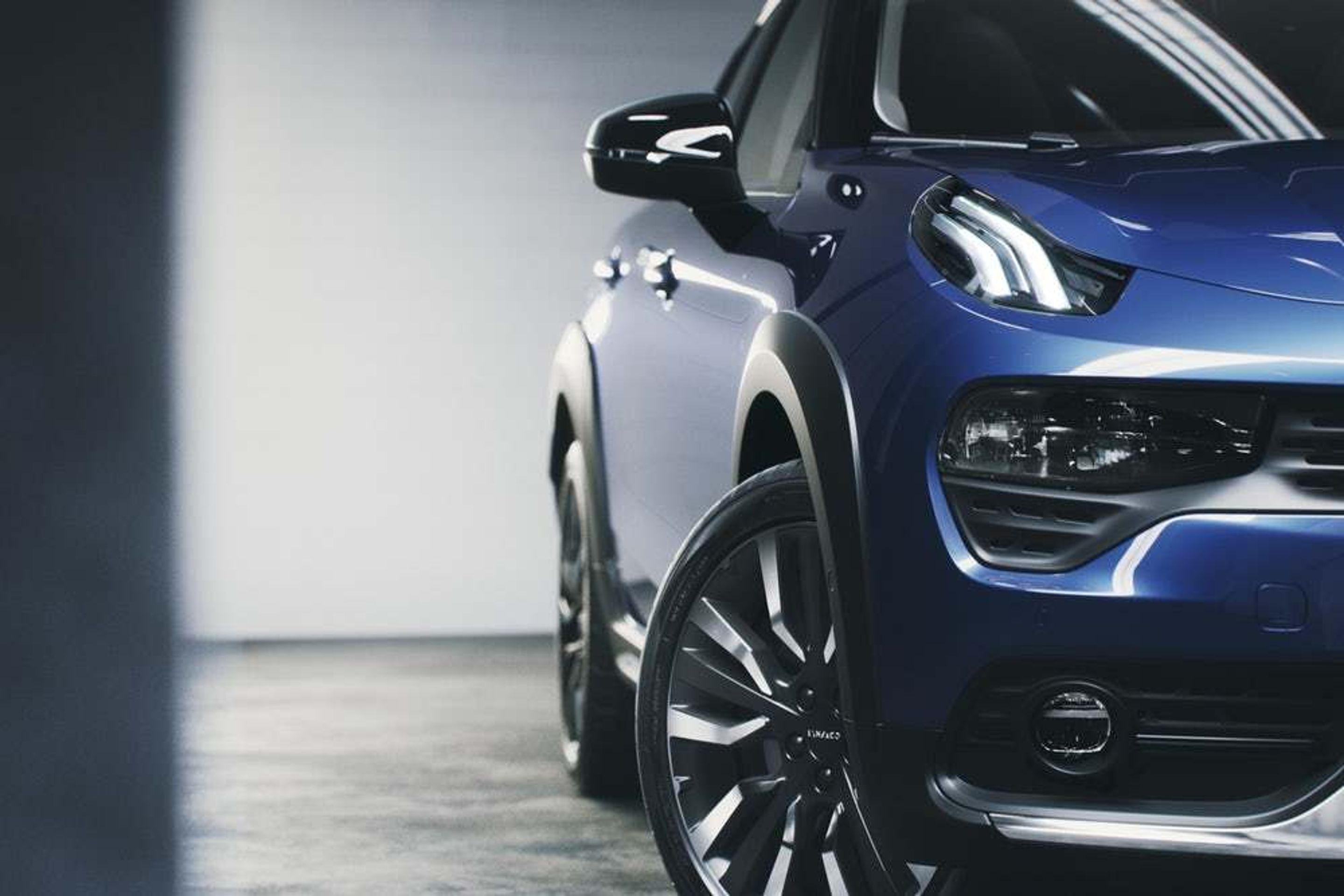 Nový Lynk & Co 02 - 19 - Fotogalerie: Novinka Lynk & Co 02 (6/10)