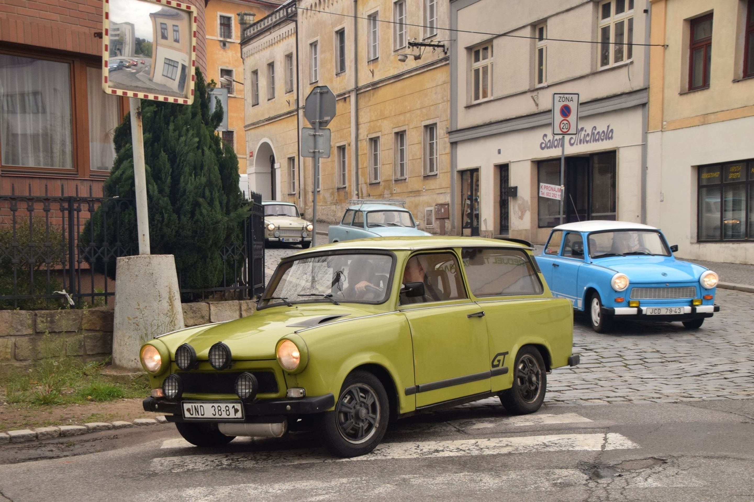 Legendární Trabant ve všemožných úpravách - 34 - Fotogalerie: Prohlédněte si trabanty ve všemožných úpravách (13/18)