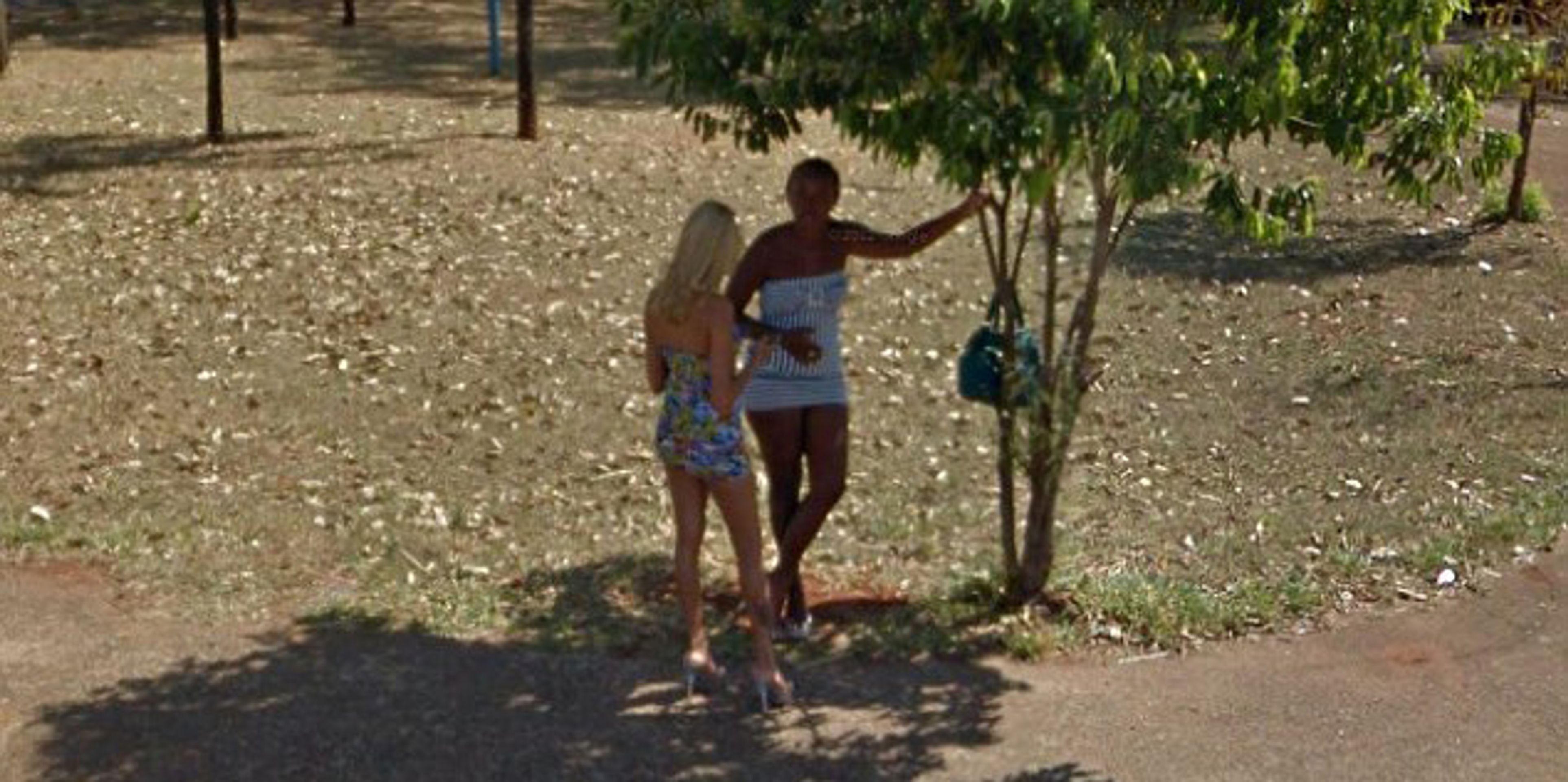 Prostitutky - 1 - GALERIE: Prostitutky na Google Street View (8/8)