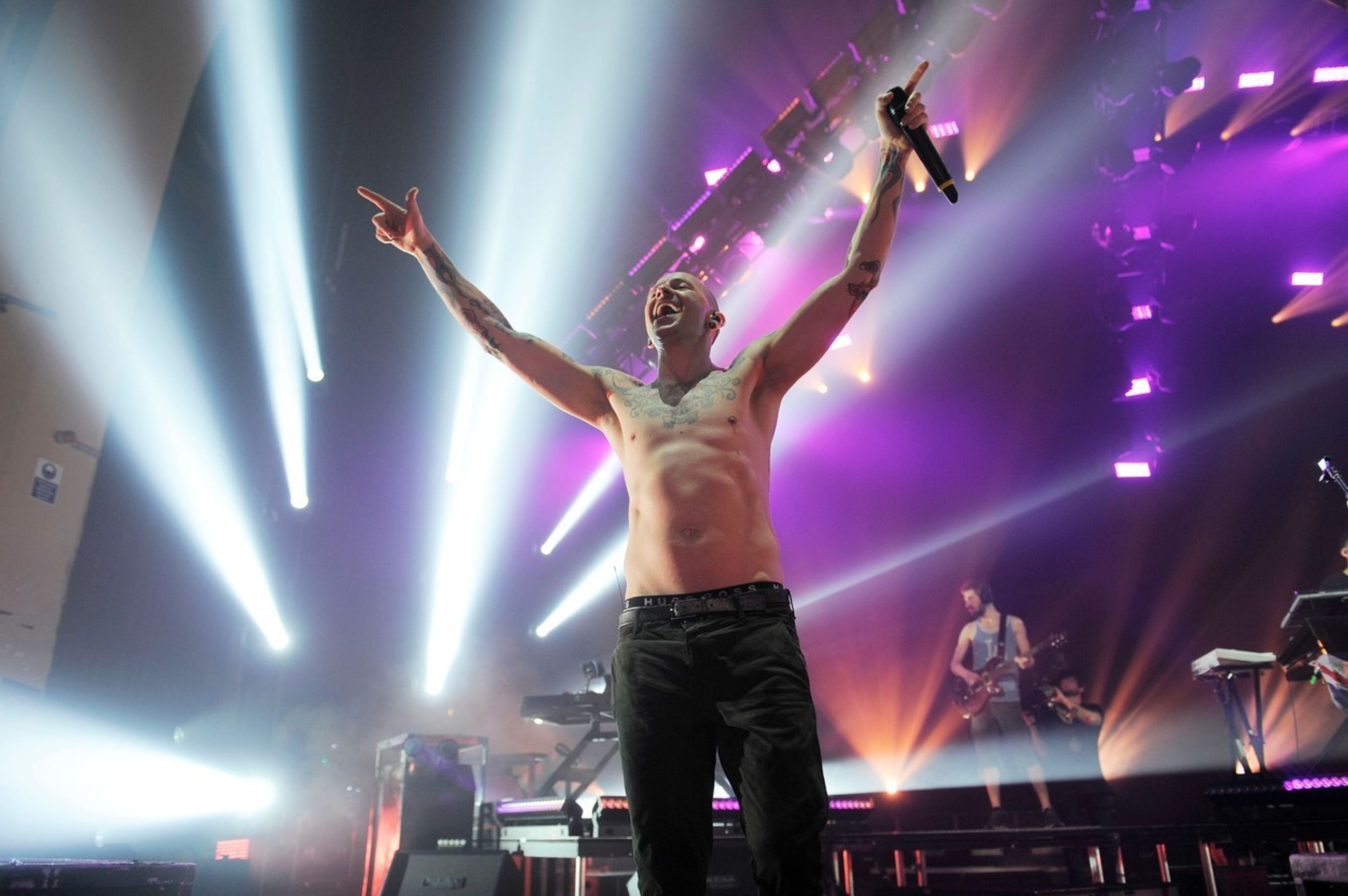 Chester Bennington - 2 - GALERIE: Rozloučení s Chesterem Benningtonem (5/7)