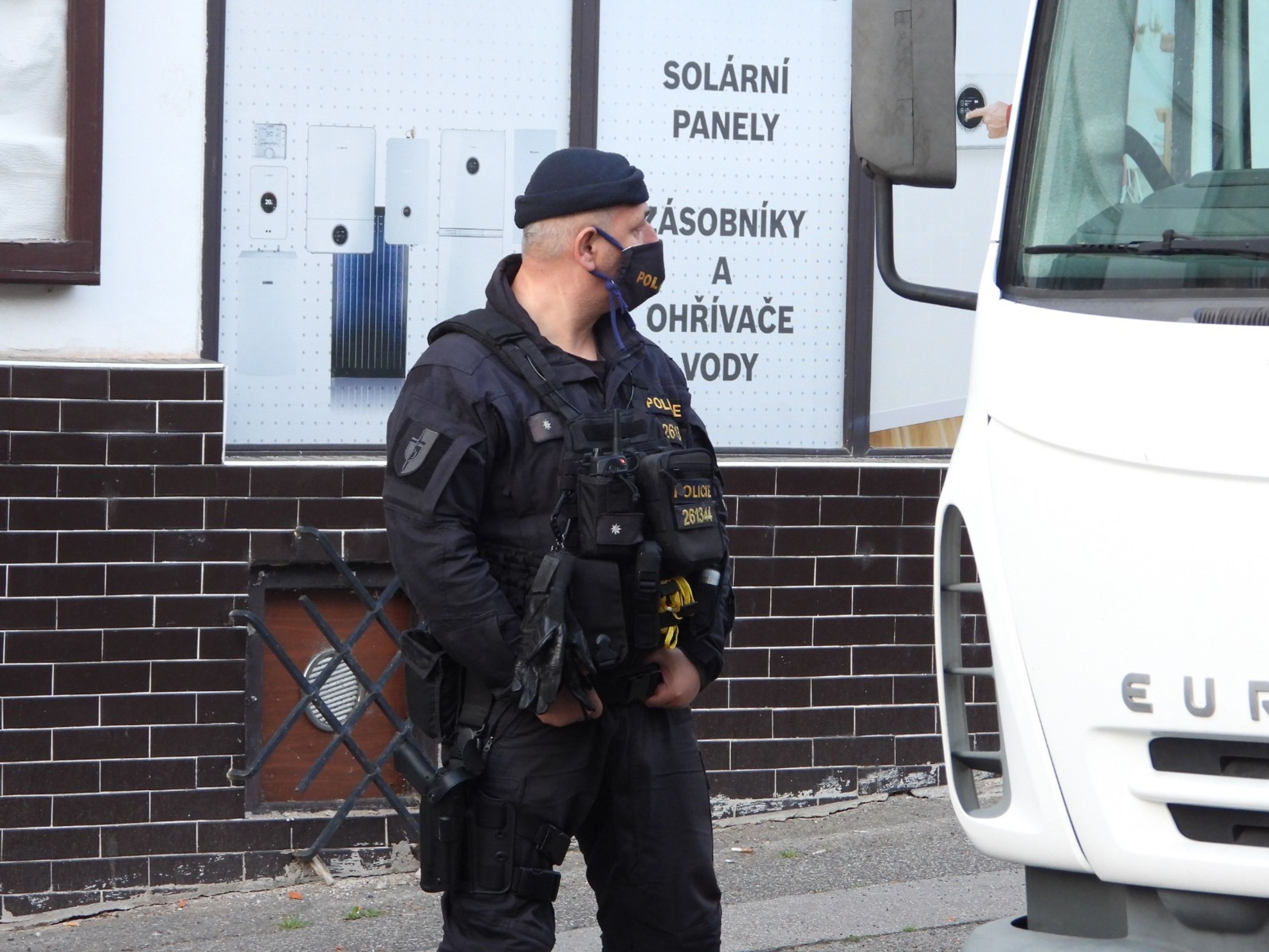 Zásah v domě hrůzy v Pechlátově ulici v Praze - 16 - GALERIE: Zásah policie v domě hrůzy v Pechlátově ulici (4/19)