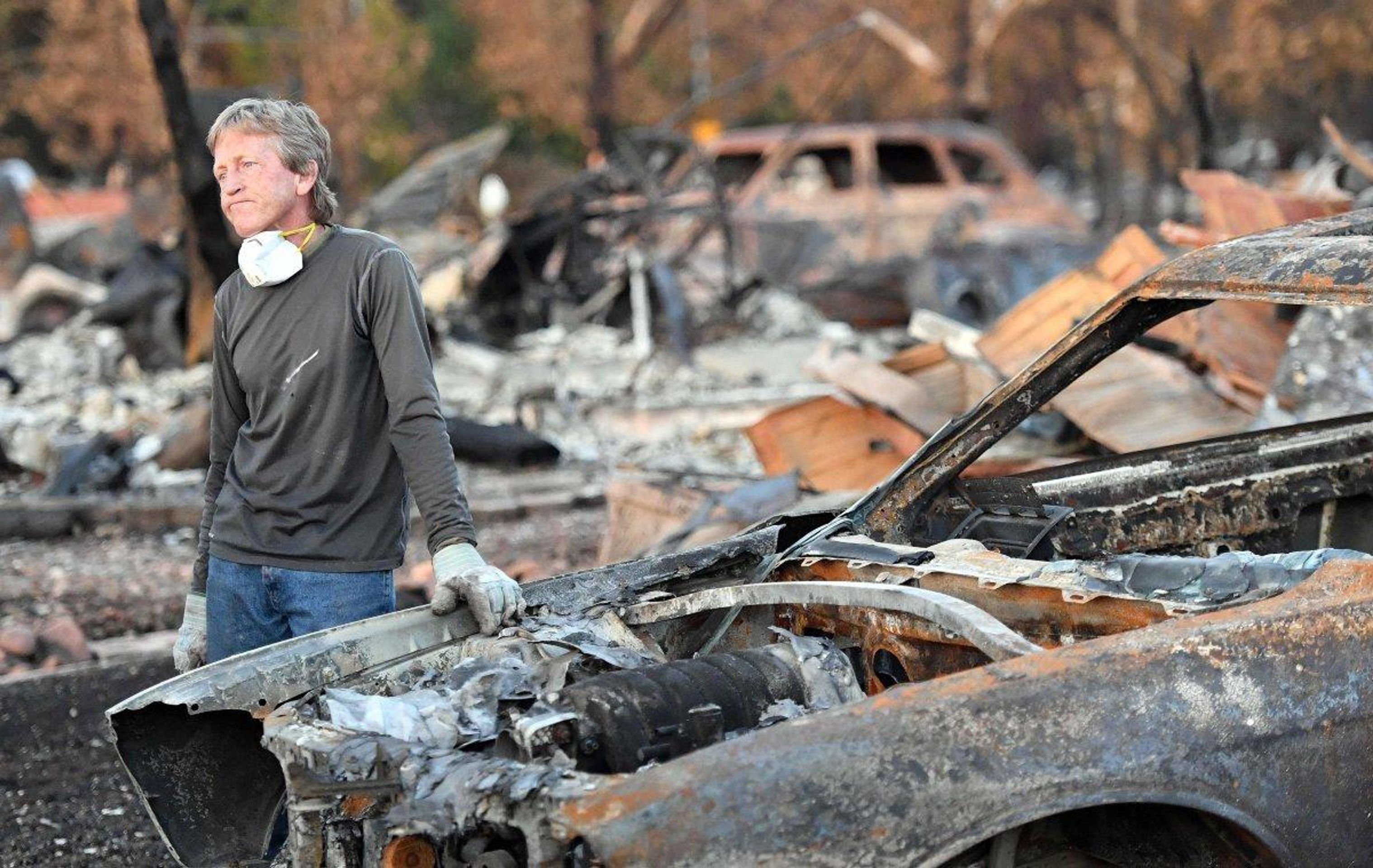 požár - 8 - FOTOGALERIE: Požáry v Kalifornii zničily i sbírku klasických aut (1/4)