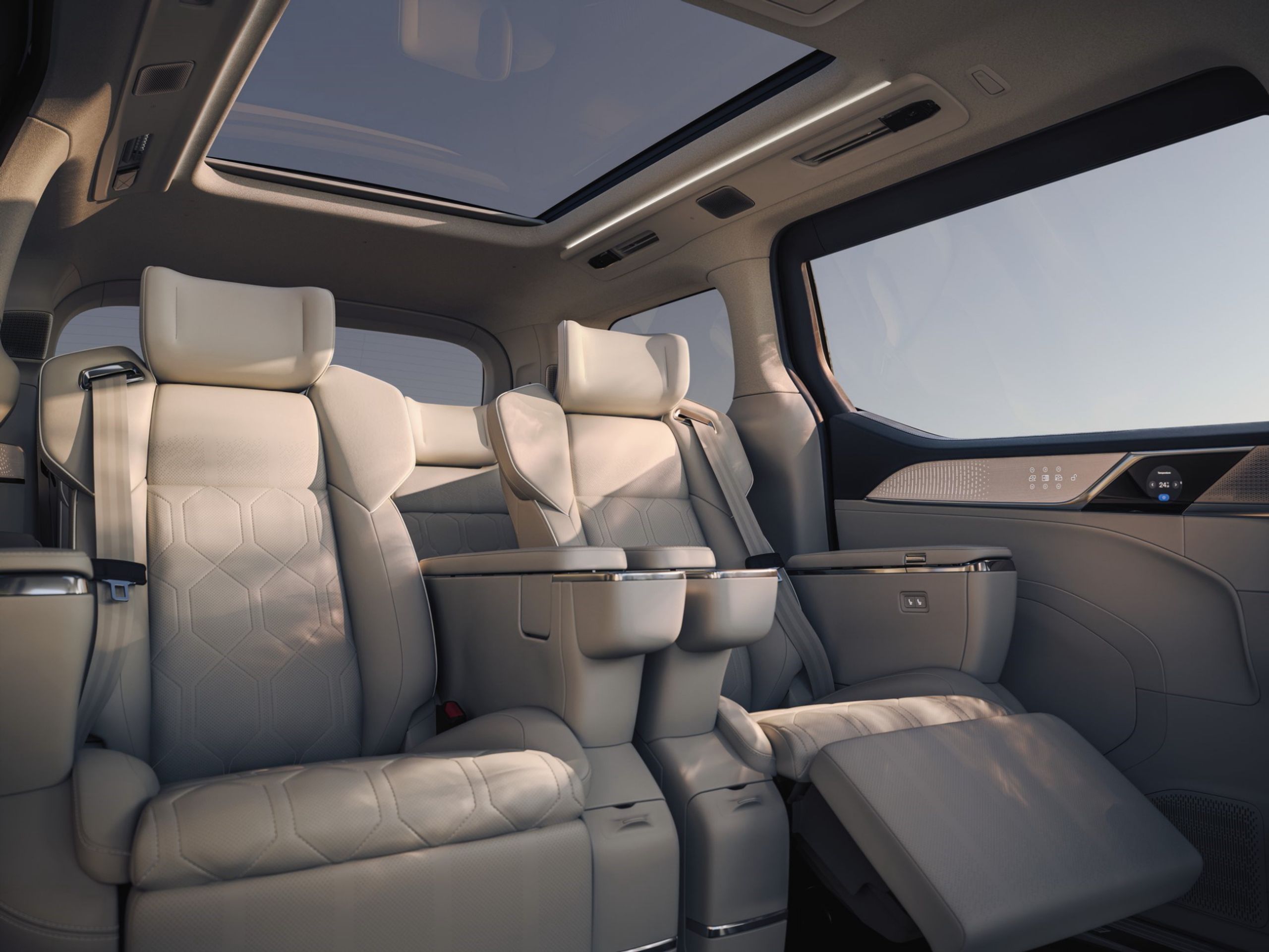 Volvo EM90 - Volvo EM90: Obývací pokoj na kolech (4/26)