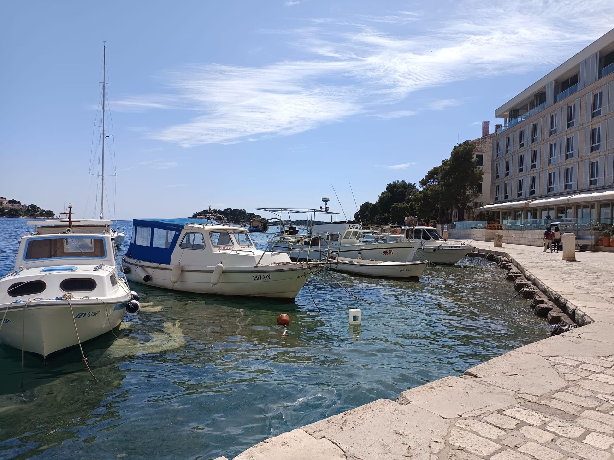 Únik nafty na ostrově Hvar - Únik nafty na ostrově Hvar (3/11)
