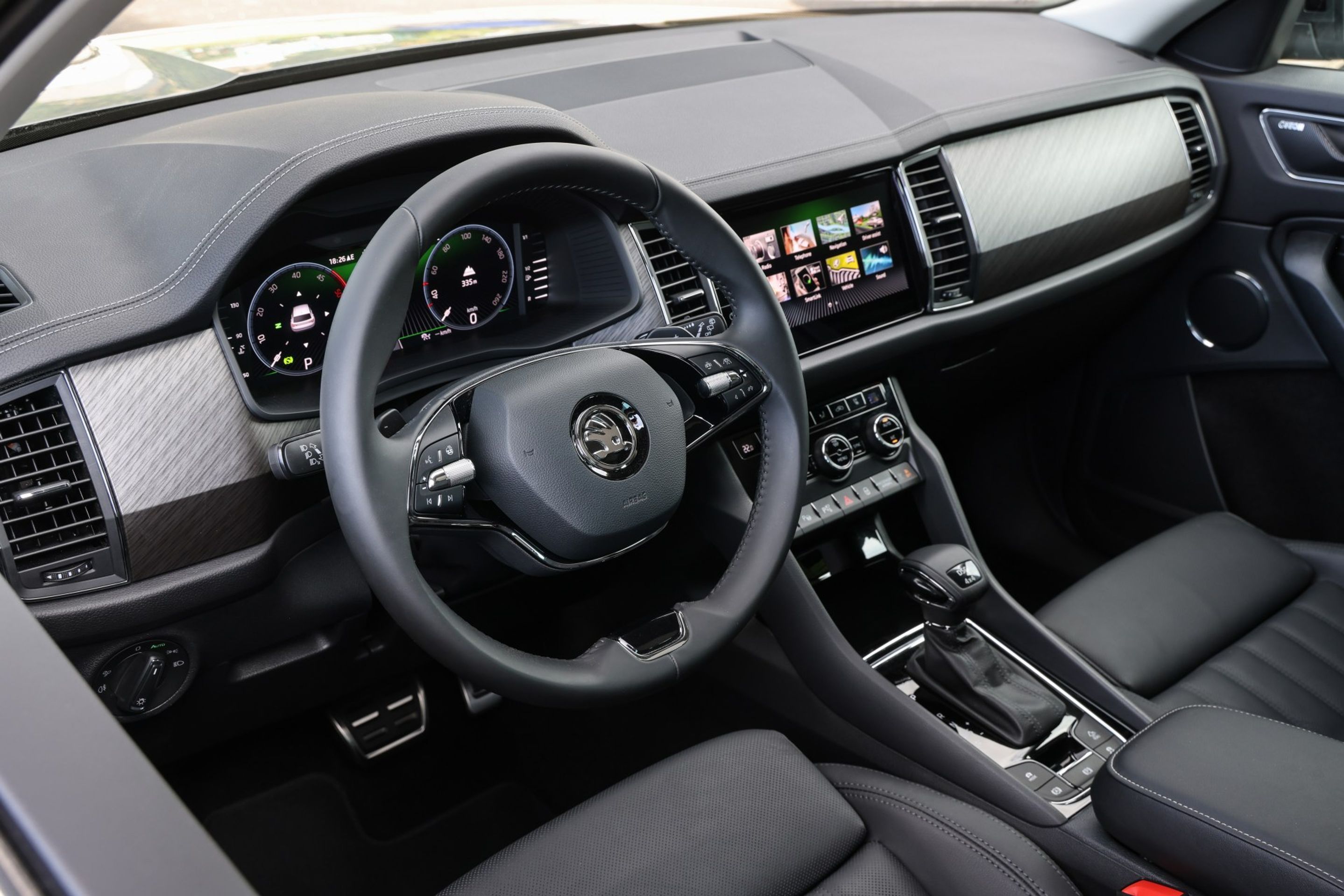 Modernizovaná Škoda Kodiaq - 44 - Fotogalerie: S omlazenou Škodou Kodiaq ve francouzských Alpách (12/26)