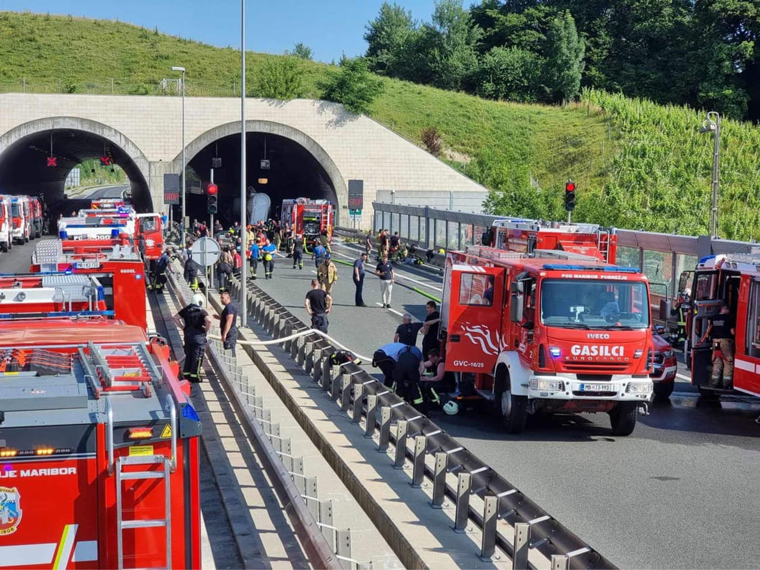 Požár na dálnici u Mariboru (15) - Požár na dálnici u Mariboru (16/17)