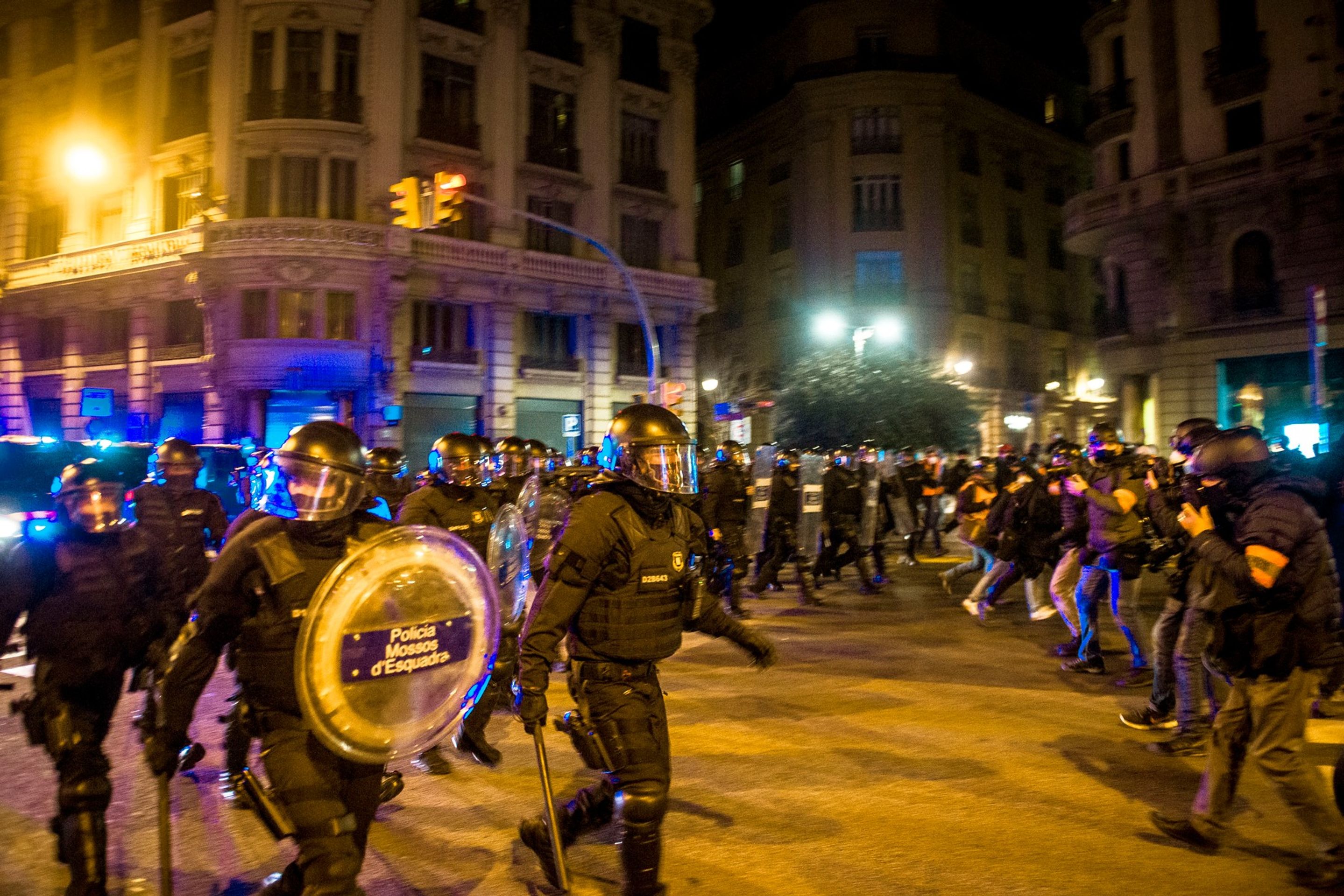 Demonstrace na podporu rapera Haséla v Barceloně - 6 - GALERIE: Demonstrace na podporu rapera v Barceloně (5/6)