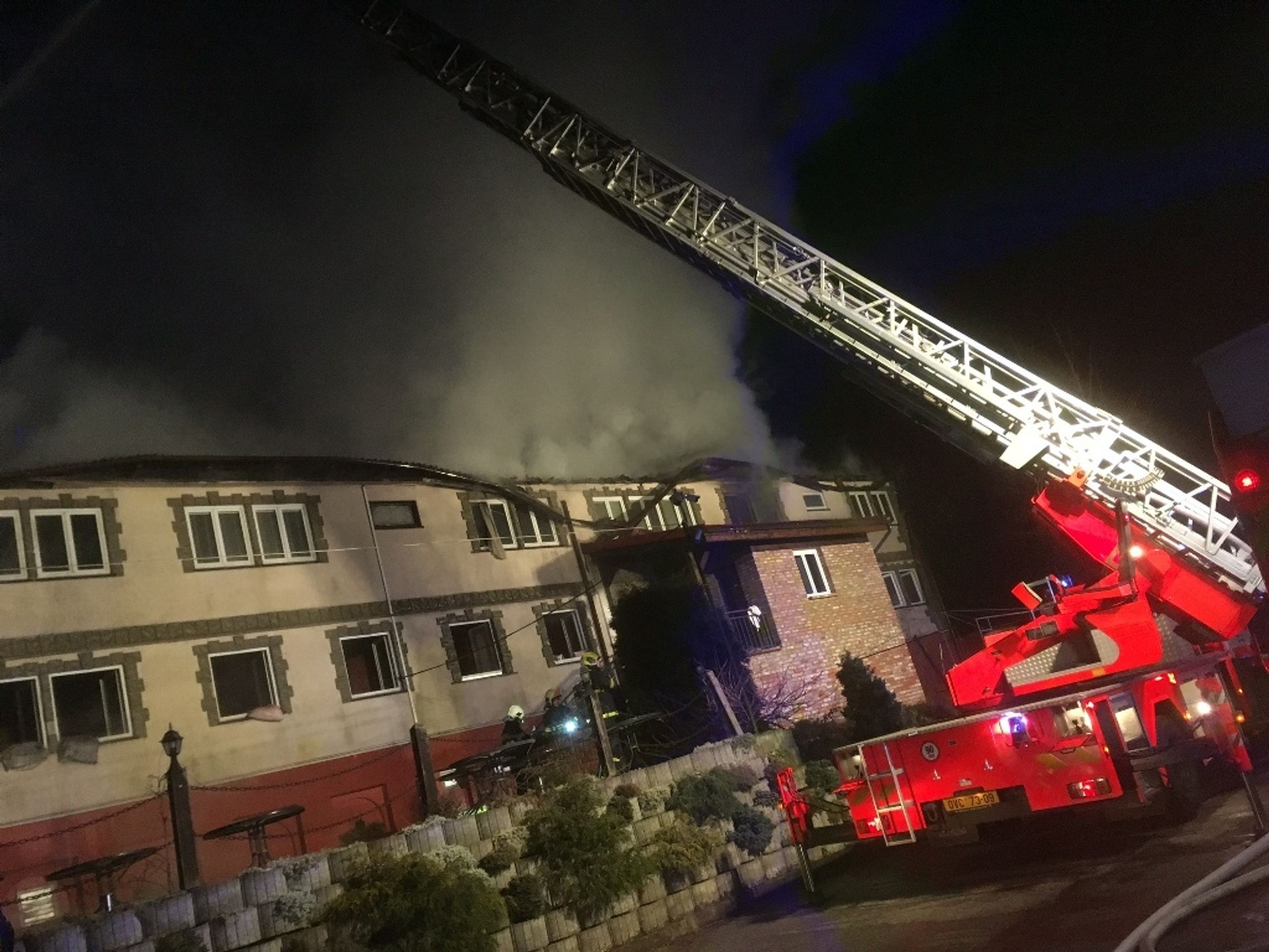 Požár hotelu Fridrich - 11 - GALERIE: Požár hotelu Fridrich v Těrlicku na Karvinsku (18/54)