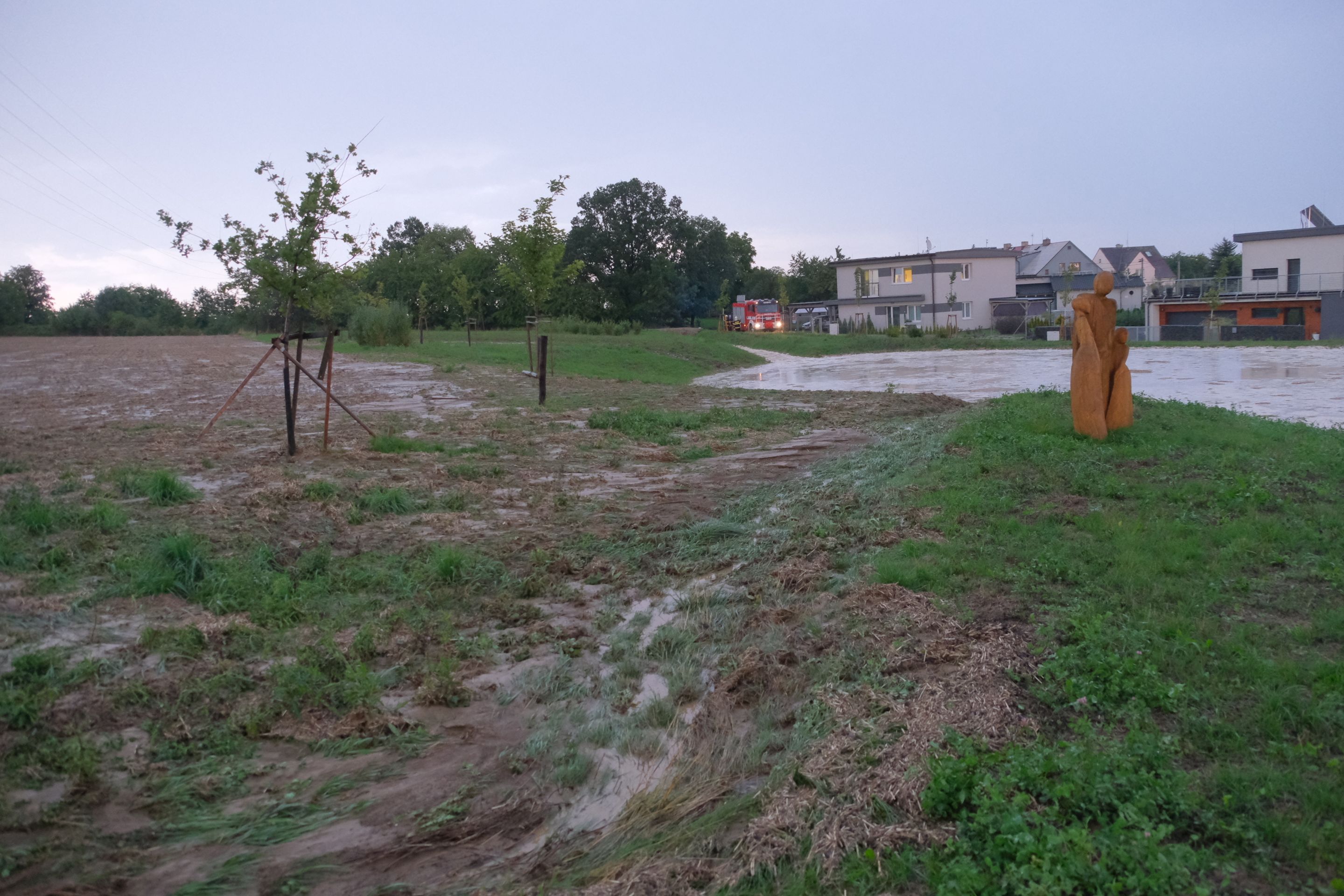 Moravskoslezští hasiči vyjeli v neděli odpoledne skoro 50krát - 3 - GALERIE: Bouřky na Moravě a ve Slezsku (19/21)
