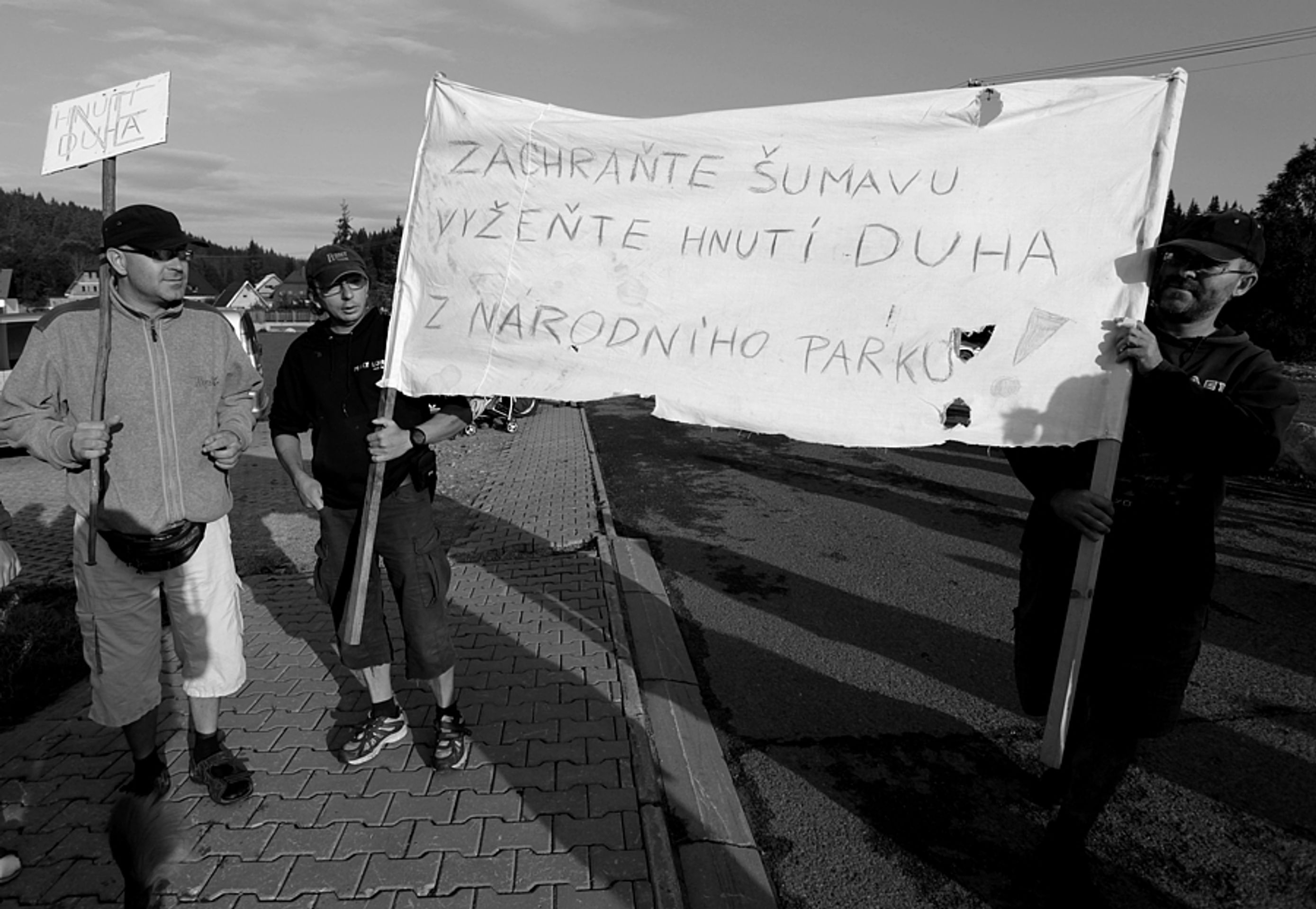24 hodin s ekology a dřevorubci na Šumavě - 2 - GALERIE: 24 hodin s ekology a dřevorubci na Šumavě (16/17)