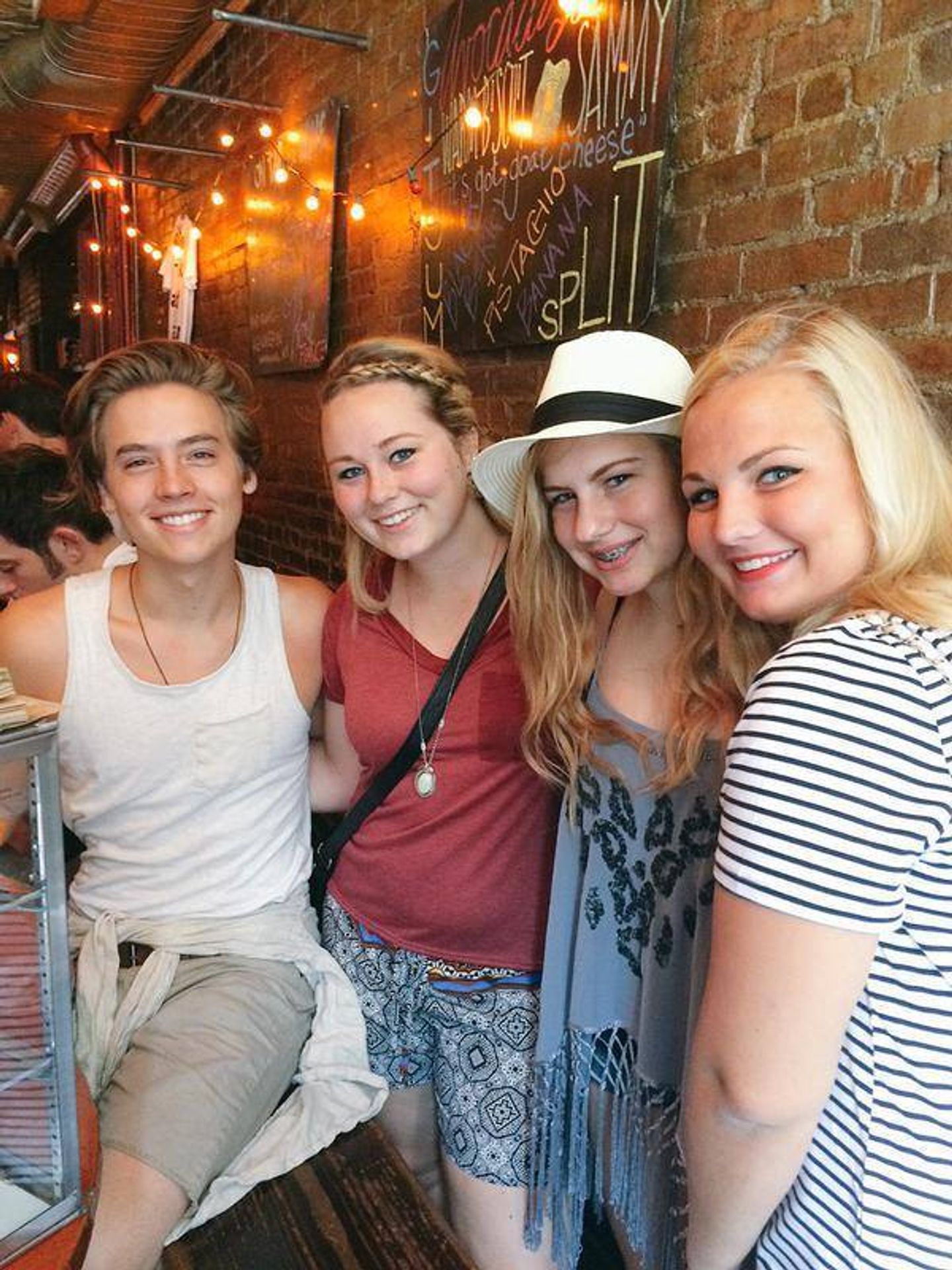 Cole Sprouse - 1 - GALERIE: Z malého Bena vyrostl fešák! (15/16)