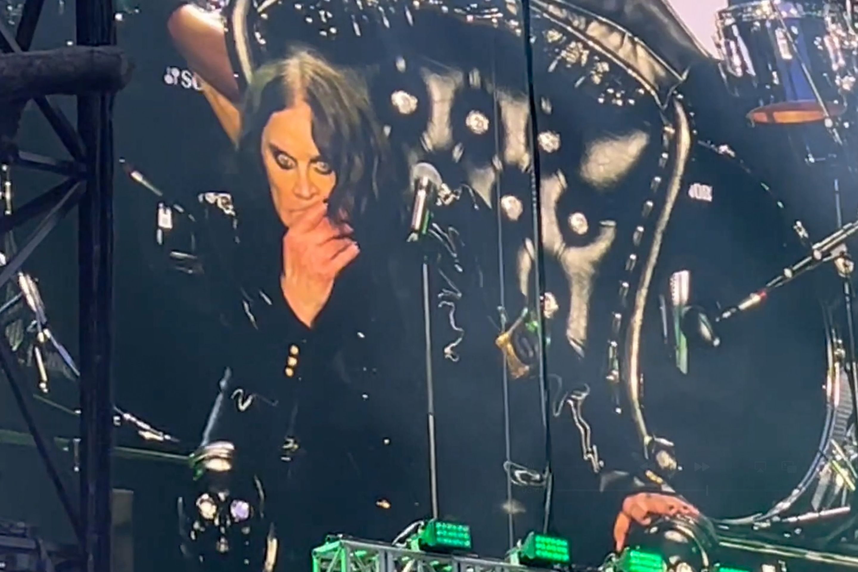 Poslední koncert Ozzyho Osbourna - Poslední fotky Ozzyho Osbourna (1/4)
