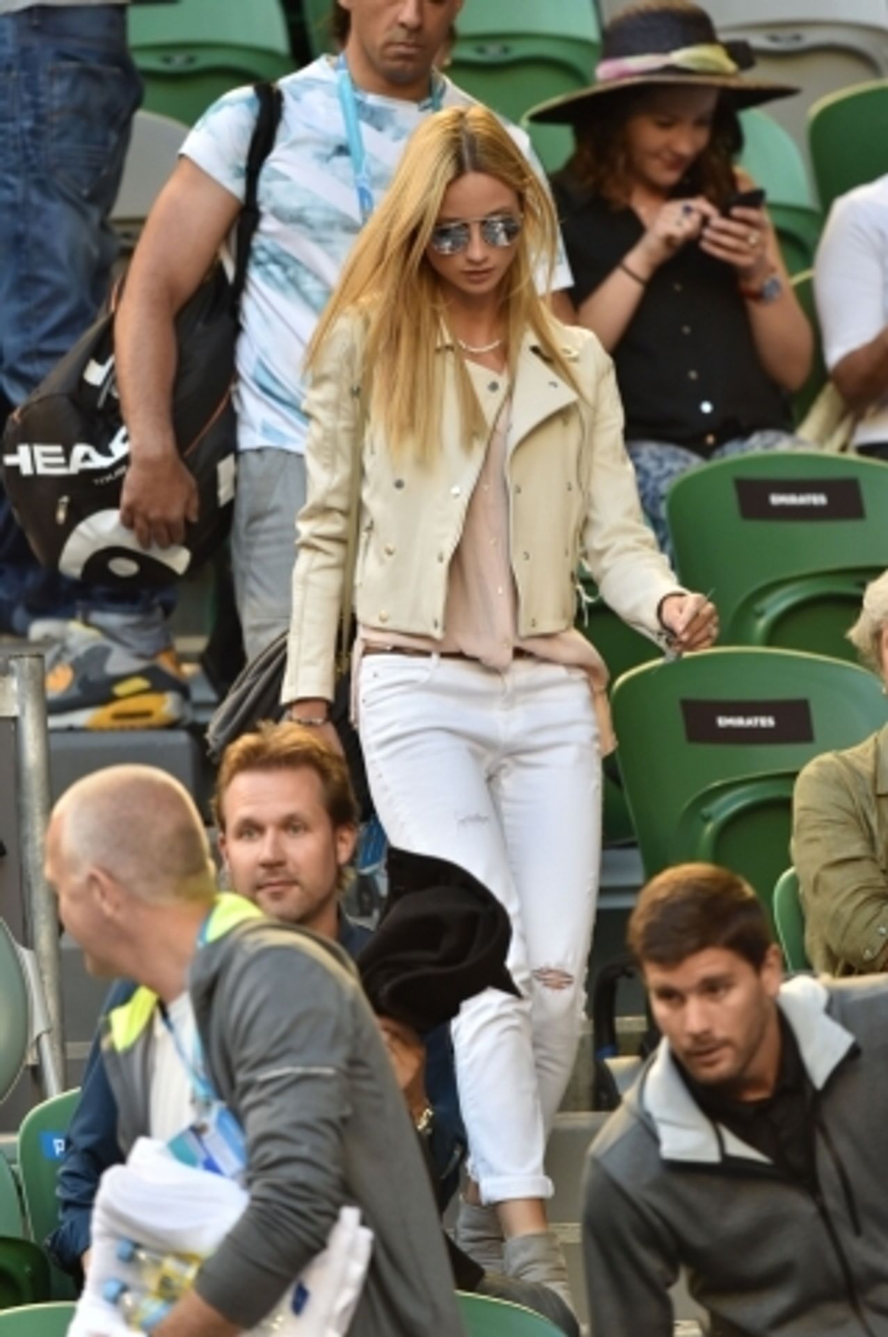 Ester Sátorová a Kim Sears - 1 - GALERIE: Ester Sátorová vs. Kim Sears (9/11)